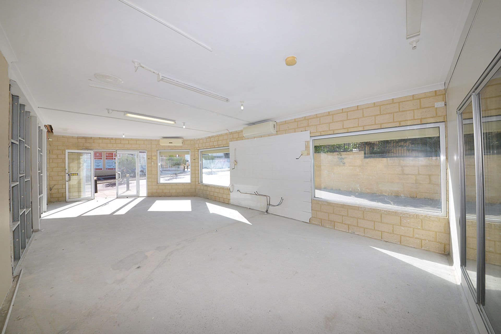 254 Ocean Keys Boulevard, Clarkson, WA, 6030, Clarkson - Thumbnail 3