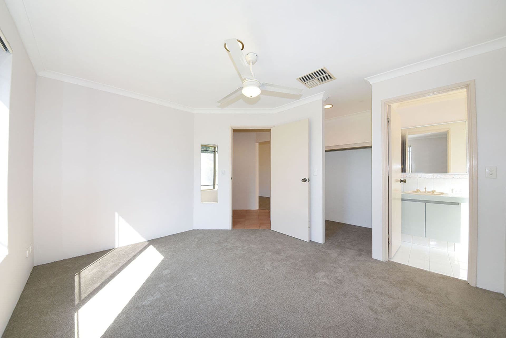 8 Sandow Green, Clarkson, WA, 6030, Clarkson - Thumbnail 4