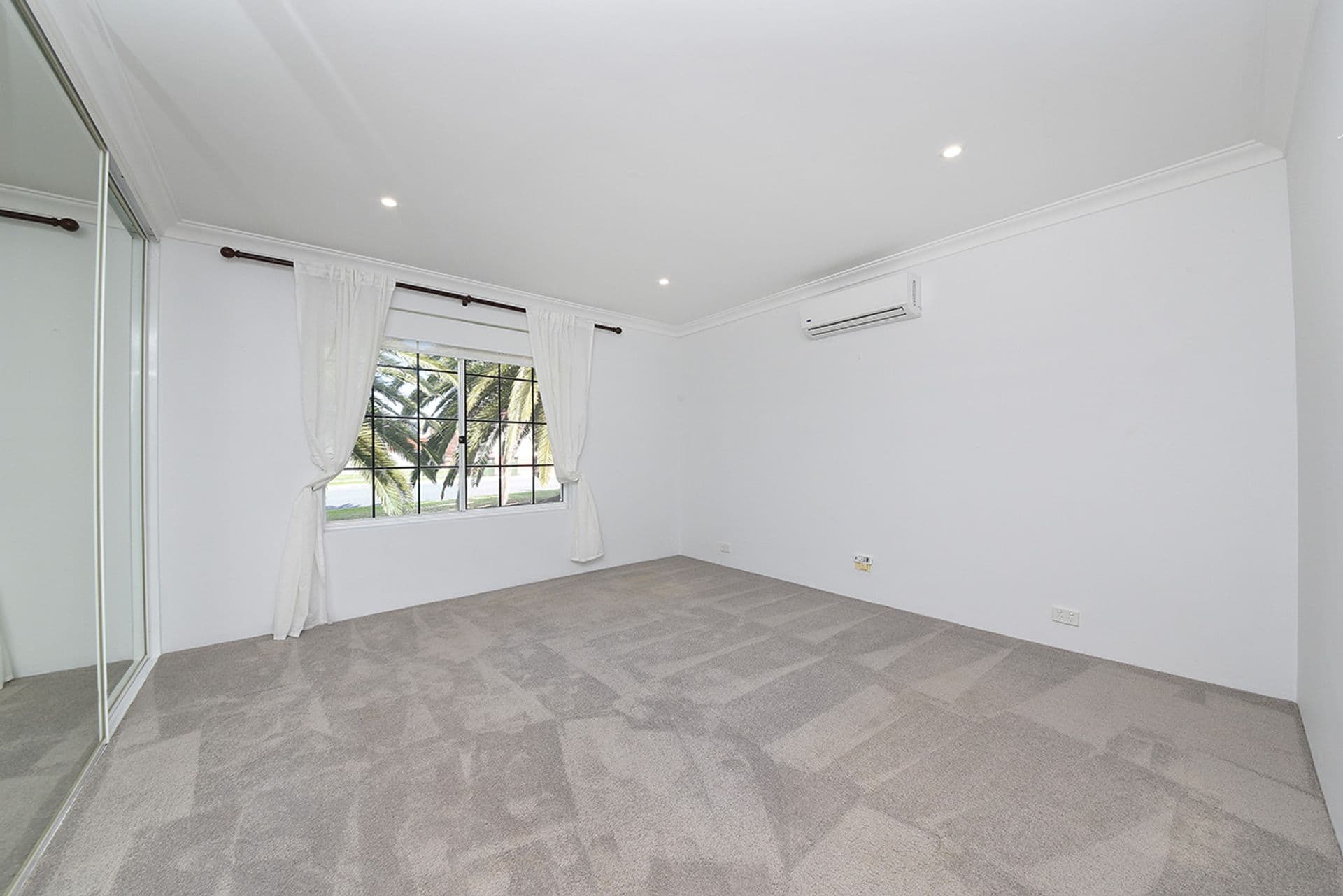 44 Savona Grove, Mindarie, WA, 6030, Mindarie - Thumbnail 4