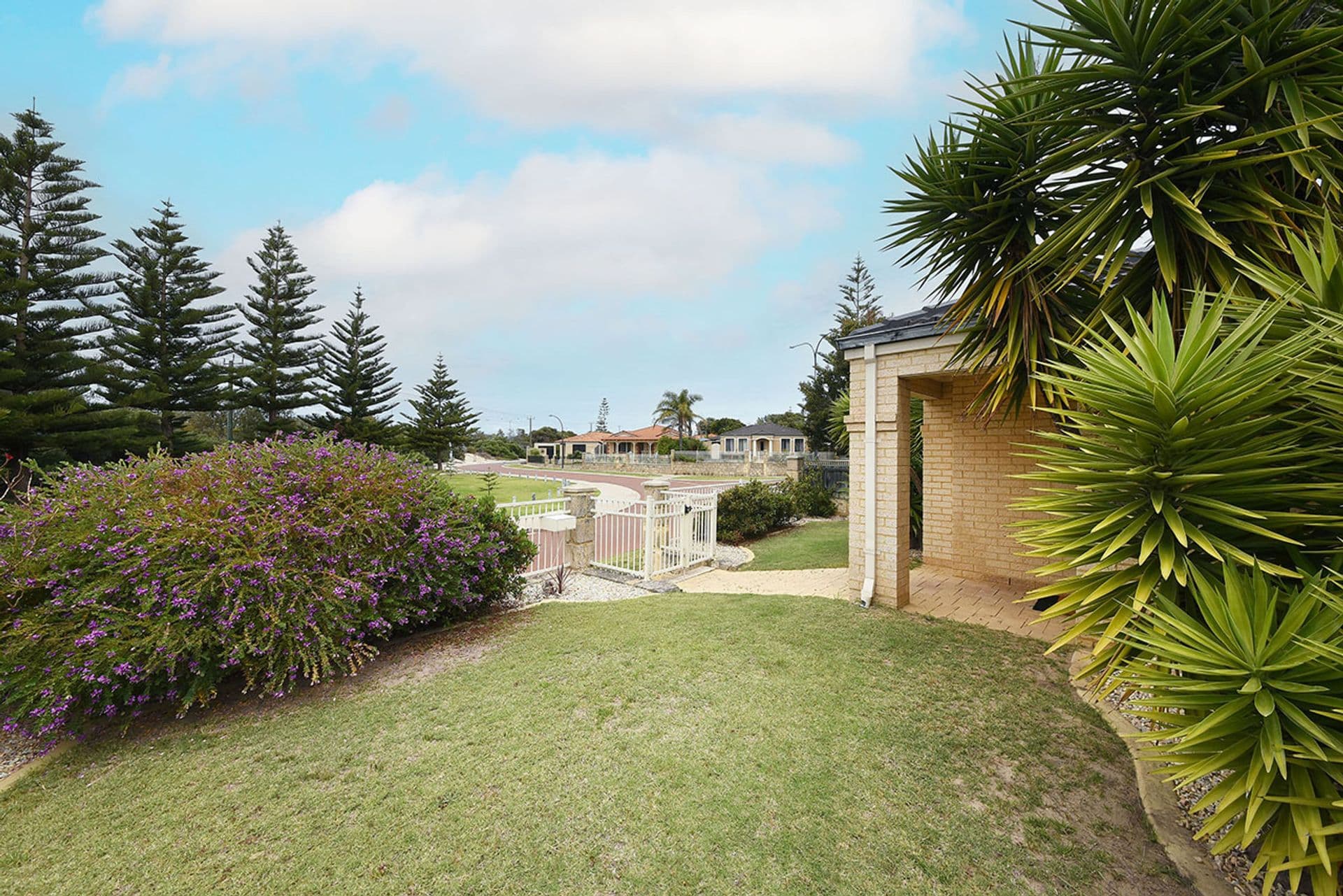 58 Mulgrave Loop, Mindarie, WA, 6030, Mindarie - Thumbnail 3
