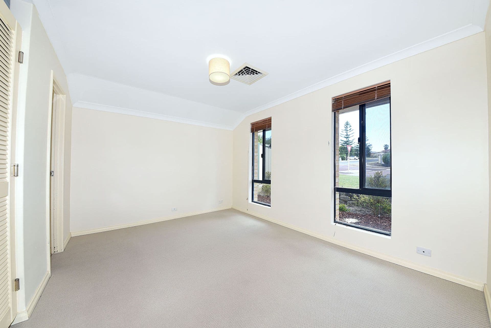94 Roxburgh Circle, Kinross, WA, 6028, Kinross - Thumbnail 7