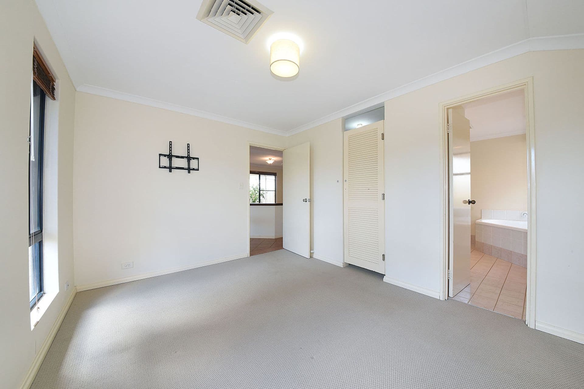 94 Roxburgh Circle, Kinross, WA, 6028, Kinross - Thumbnail 8