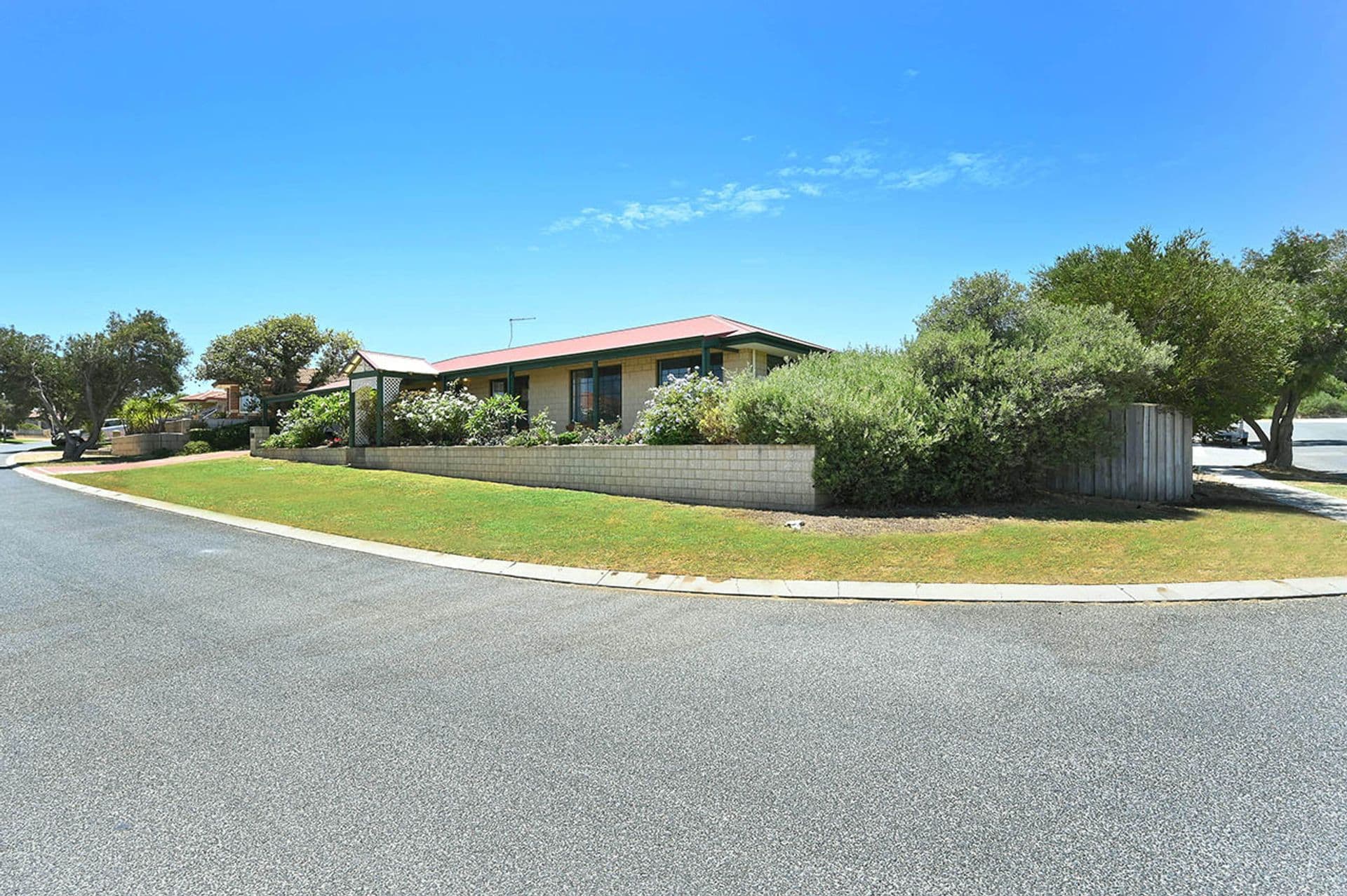 2 Ostend Parade, Mindarie, WA, 6030, Mindarie - Thumbnail 3