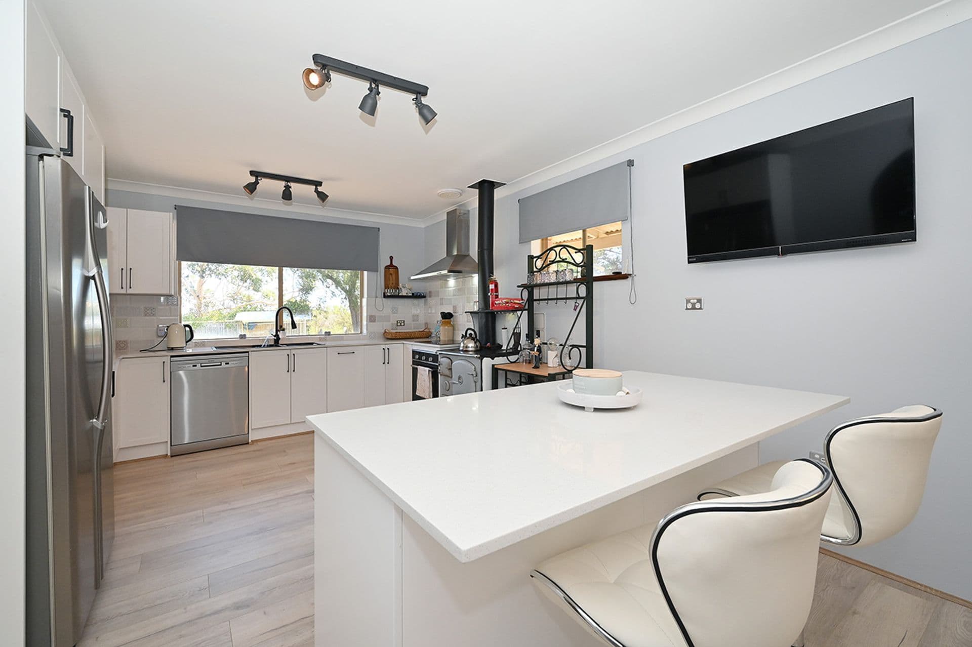99 Birdwood Drive, Woodridge, WA, 6041, Woodridge - Thumbnail 6