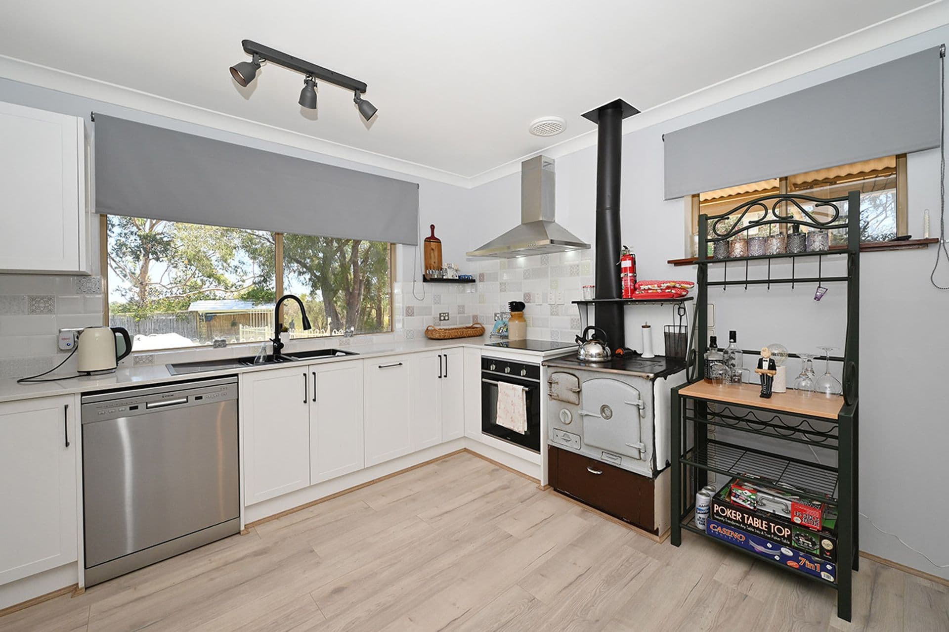 99 Birdwood Drive, Woodridge, WA, 6041, Woodridge - Thumbnail 7