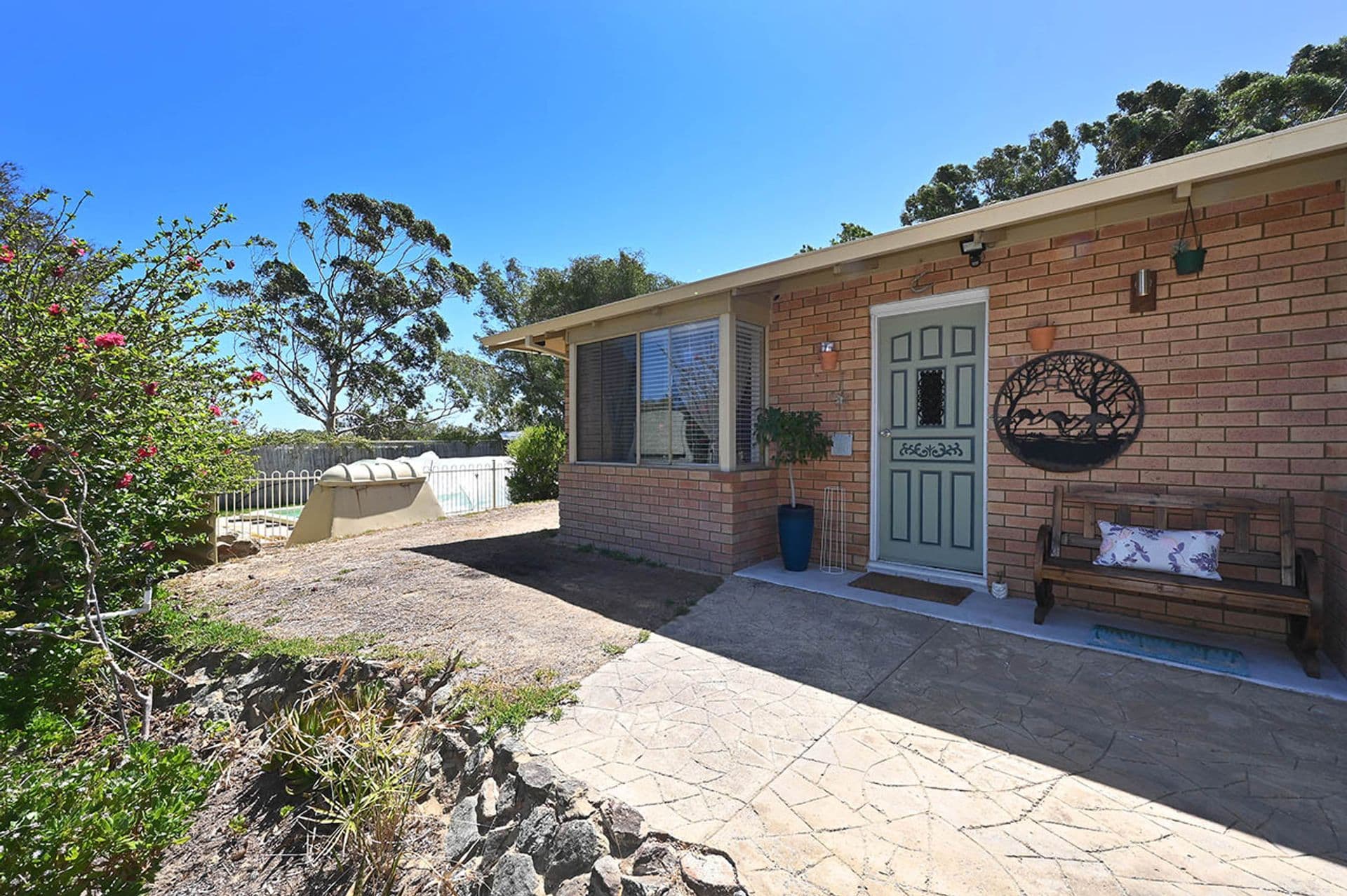 99 Birdwood Drive, Woodridge, WA, 6041, Woodridge - Thumbnail 2