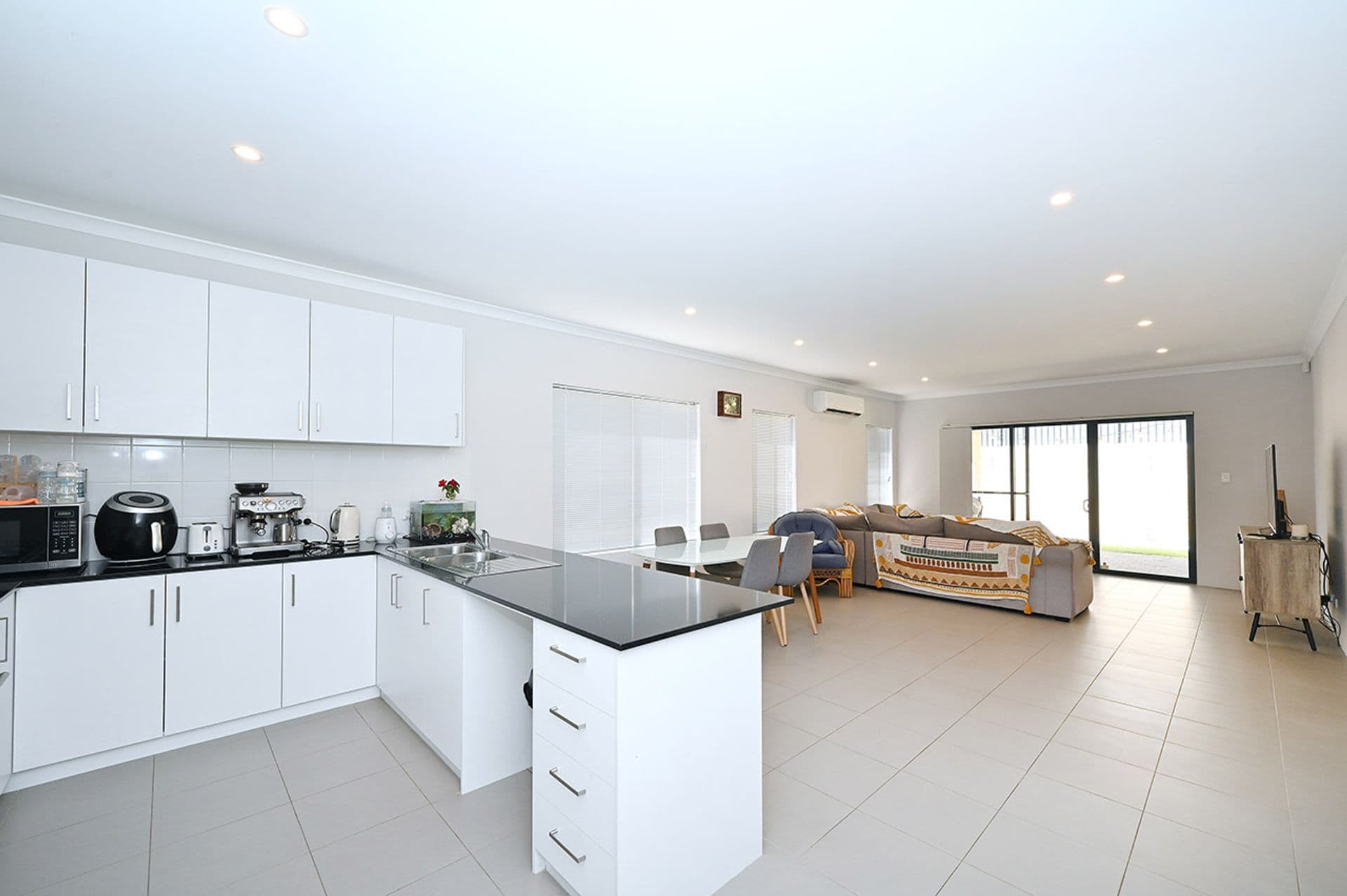 10 Edgari Street, Jindalee, WA, 6036, Jindalee - Thumbnail 8