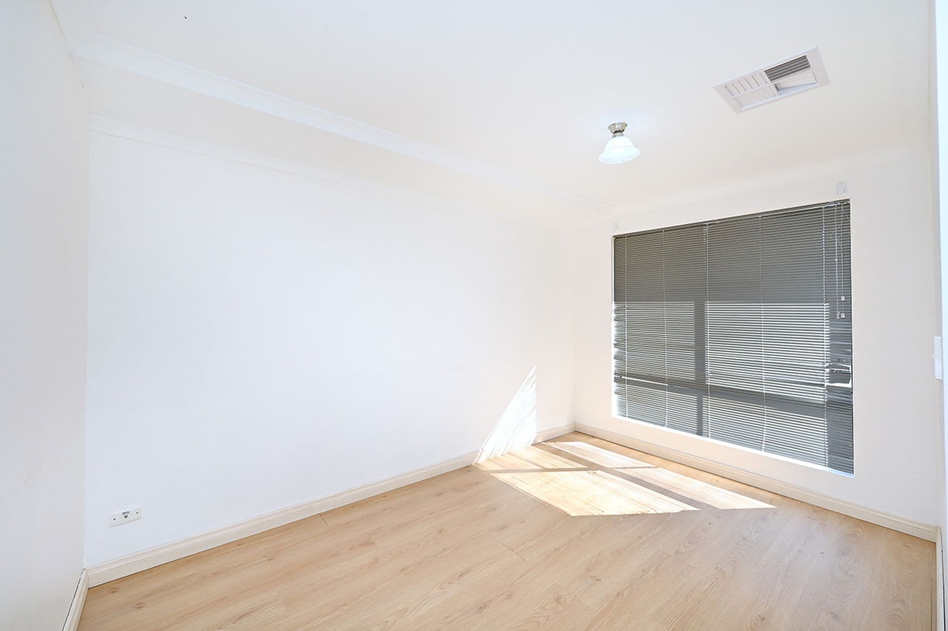 20 Altrincham Grove, Butler, WA, 6036, Butler - Thumbnail 3