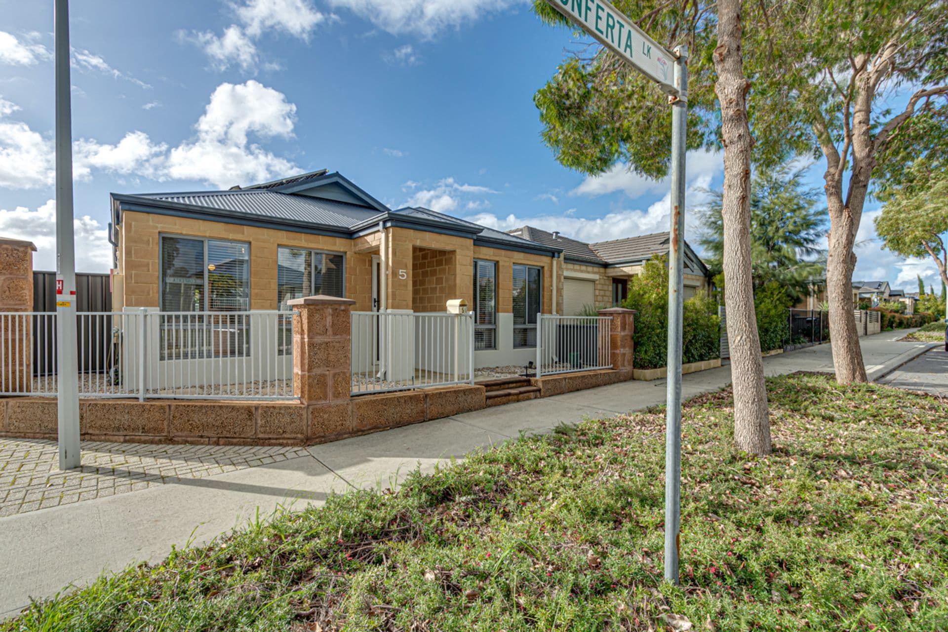 5 Conferta Link, Banksia Grove, WA, 6031, Banksia Grove - Thumbnail 3