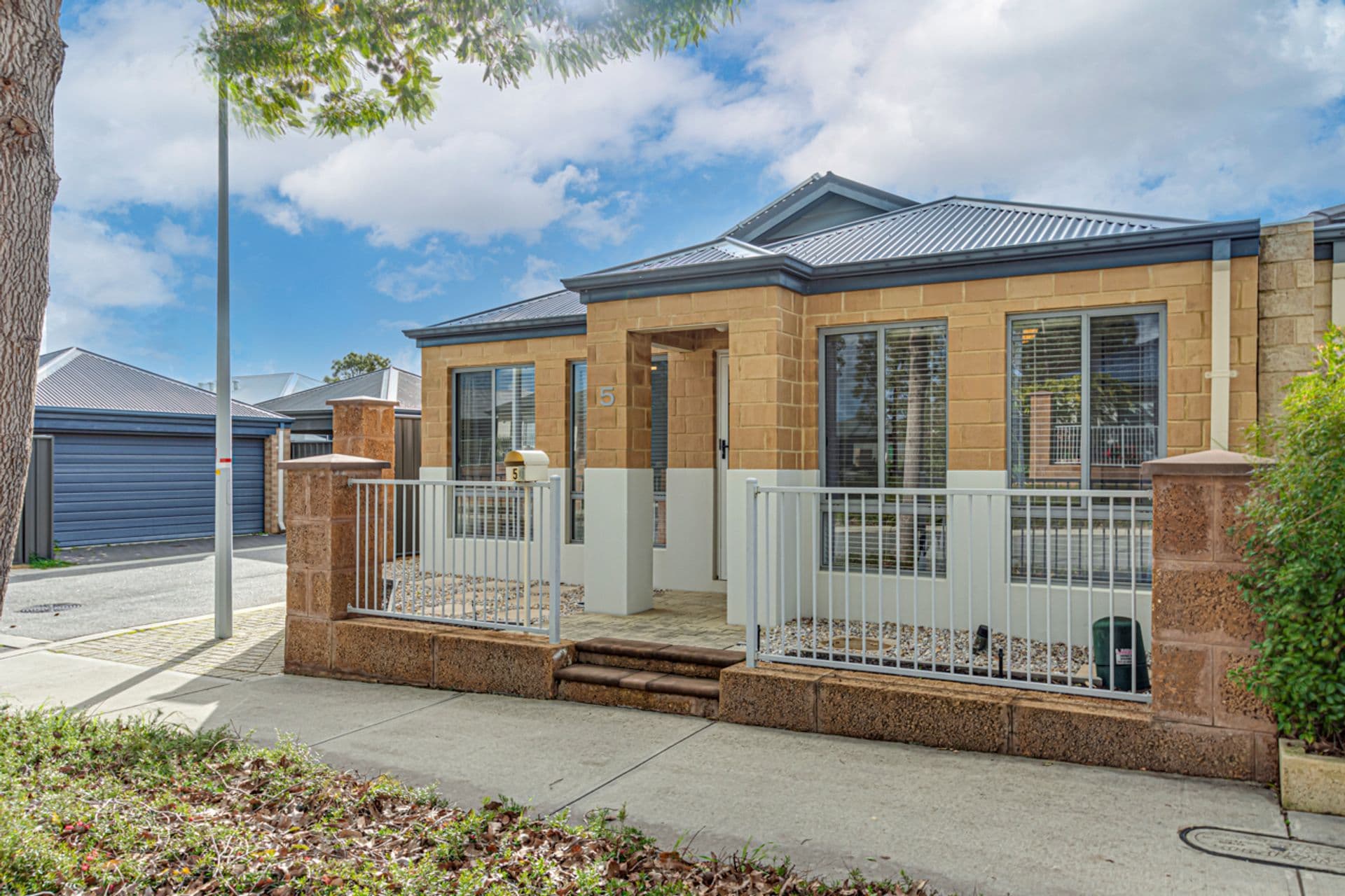 5 Conferta Link, Banksia Grove, WA, 6031, Banksia Grove - Thumbnail 2