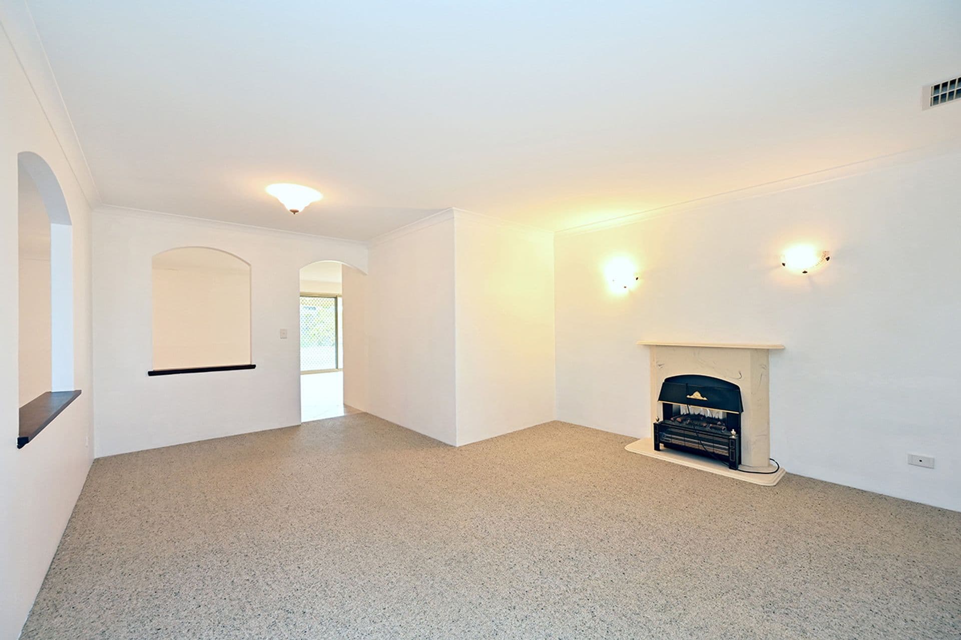 11 Dartmouth Circle, Quinns Rocks, WA, 6030, Quinns Rocks - Thumbnail 4
