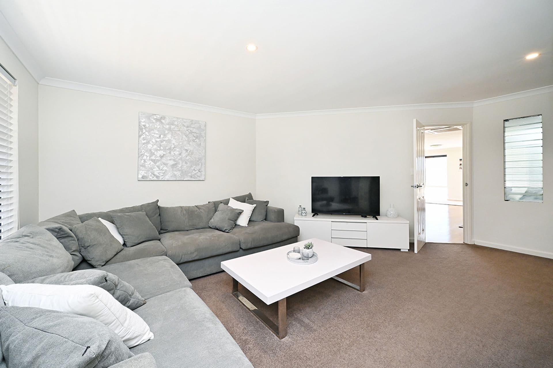 63 Cristobal Crescent, Mindarie, WA, 6030, Mindarie - Thumbnail 3