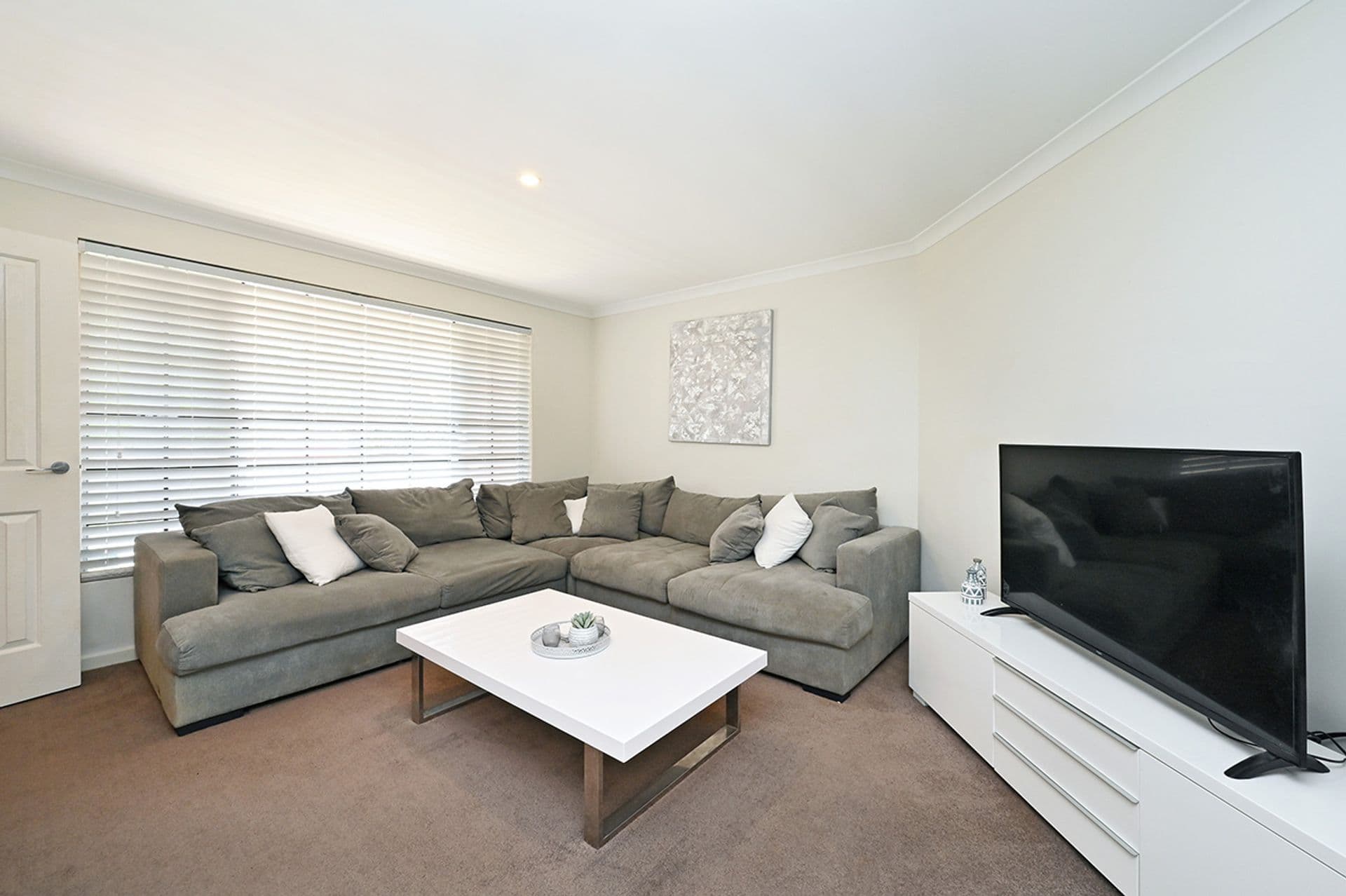 63 Cristobal Crescent, Mindarie, WA, 6030, Mindarie - Thumbnail 4