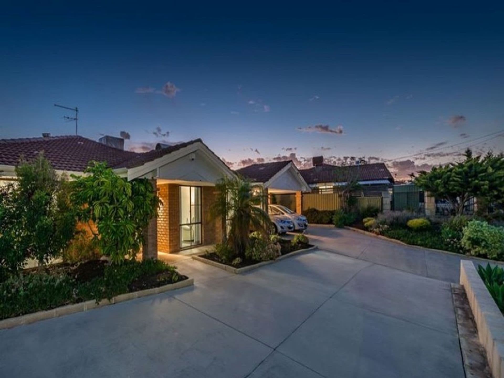 37 Greygum Crescent, Quinns Rocks, WA, 6030, Quinns Rocks - Thumbnail 2