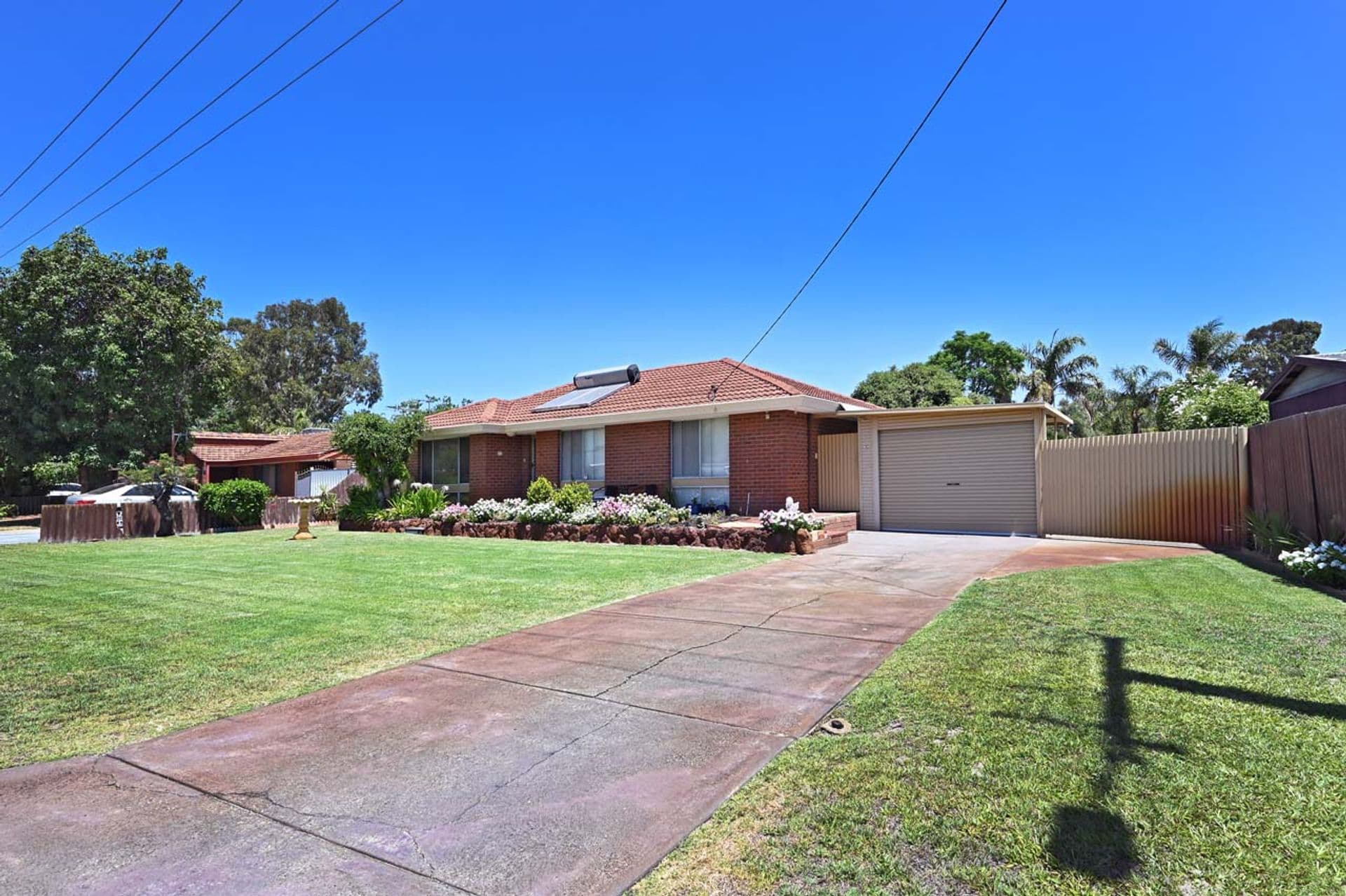 12 Cressida Way, Camillo, WA, 6111, Camillo - Thumbnail 2