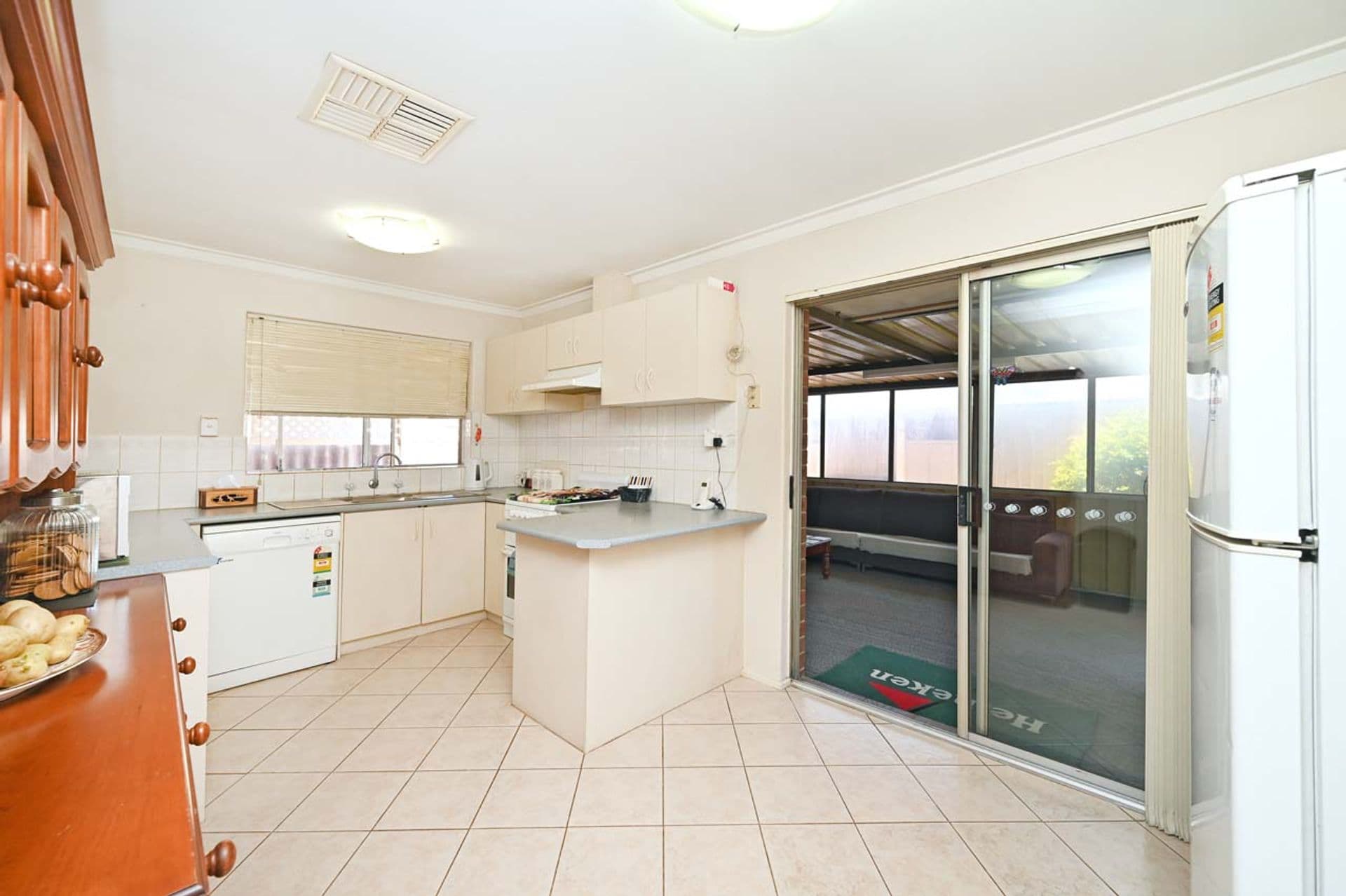12 Cressida Way, Camillo, WA, 6111, Camillo - Thumbnail 7