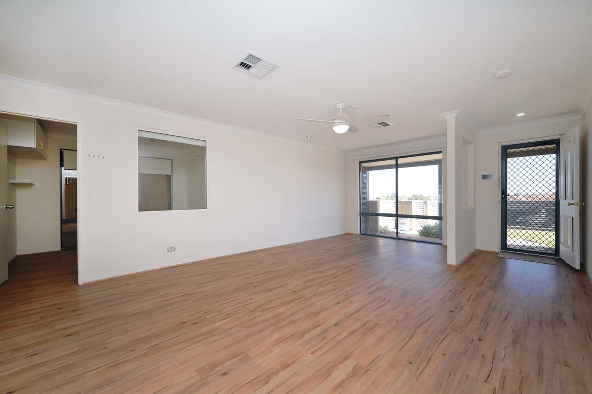 4 Cleland Close, Clarkson, WA, 6030, Clarkson - Thumbnail 7