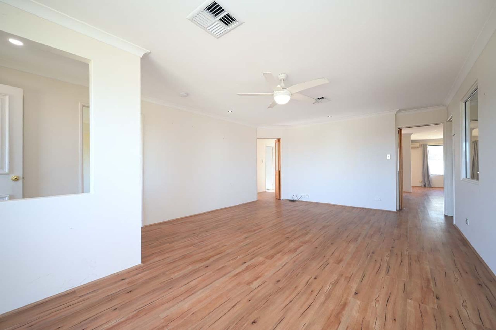 4 Cleland Close, Clarkson, WA, 6030, Clarkson - Thumbnail 6