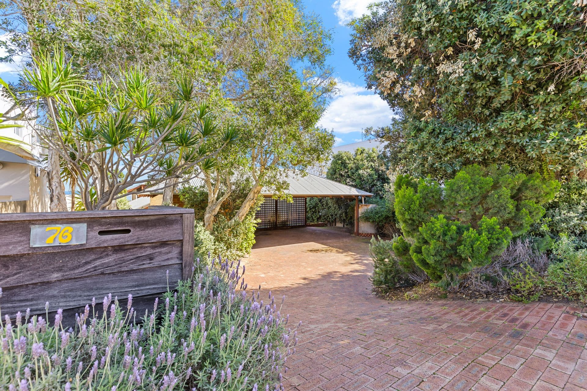 76 Flora Terrace, Watermans Bay, WA, 6020, Watermans Bay - Thumbnail 4