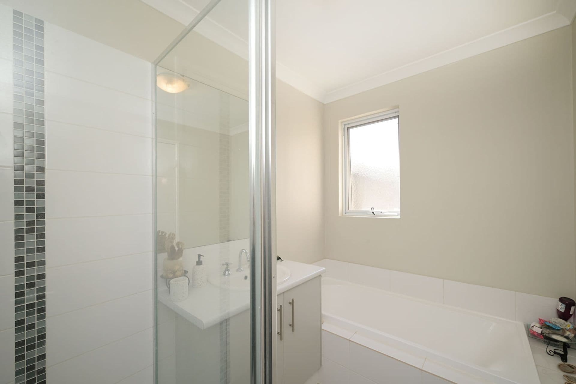 38 Dalvik Avenue, Merriwa, WA, 6030, Merriwa - Thumbnail 5