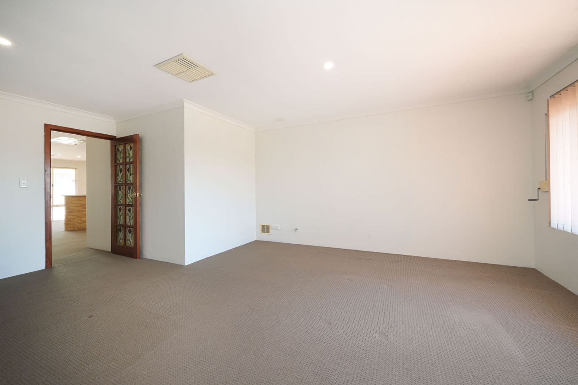 10 Ormiston Gardens, Clarkson, WA, 6030, Clarkson - Thumbnail 6