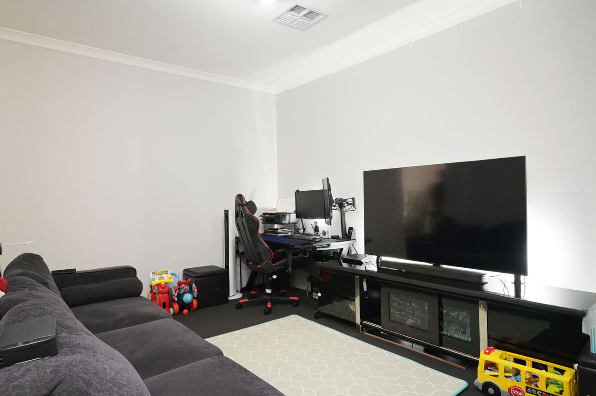 13 Debelle Way, Clarkson, WA, 6030, Clarkson - Thumbnail 6