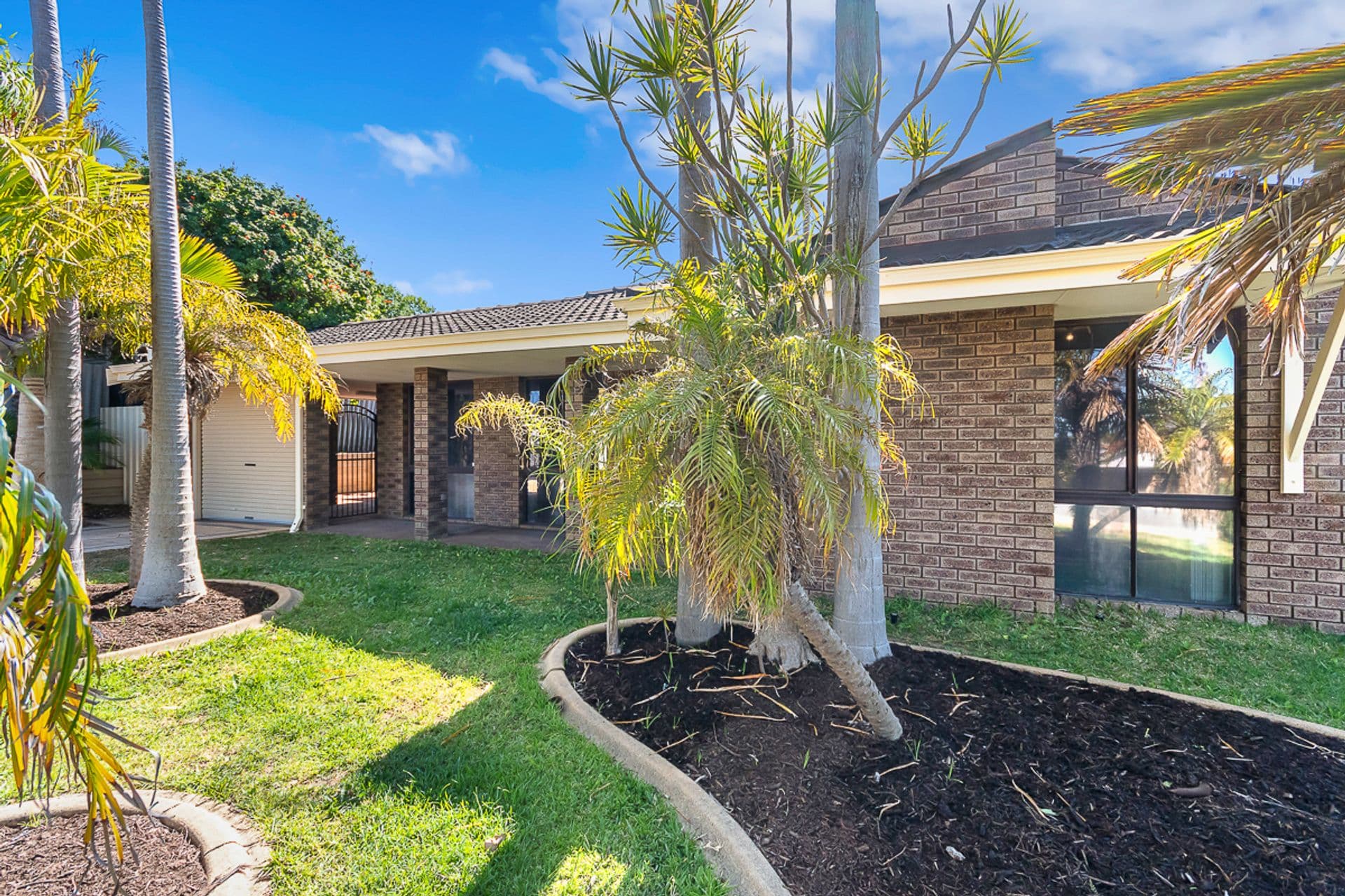 8 Minda Place, Wanneroo, WA, 6065, Wanneroo - Thumbnail 2