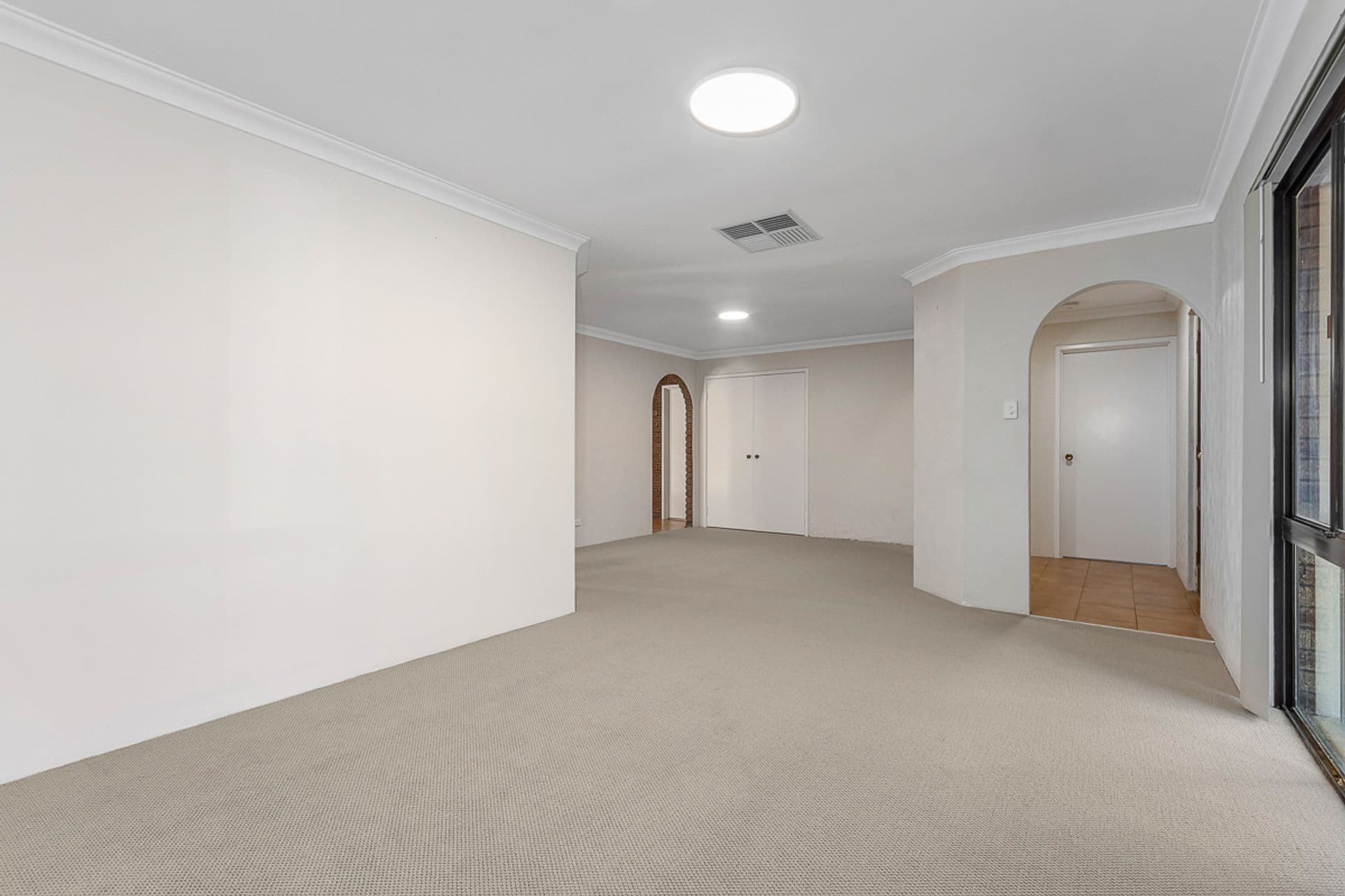 8 Minda Place, Wanneroo, WA, 6065, Wanneroo - Thumbnail 6