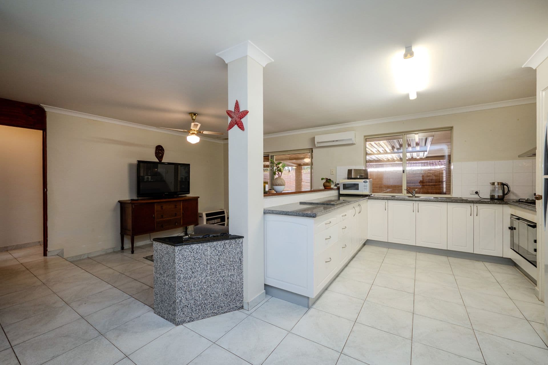 8 Hakata Place, Merriwa, WA, 6030, Merriwa - Thumbnail 8