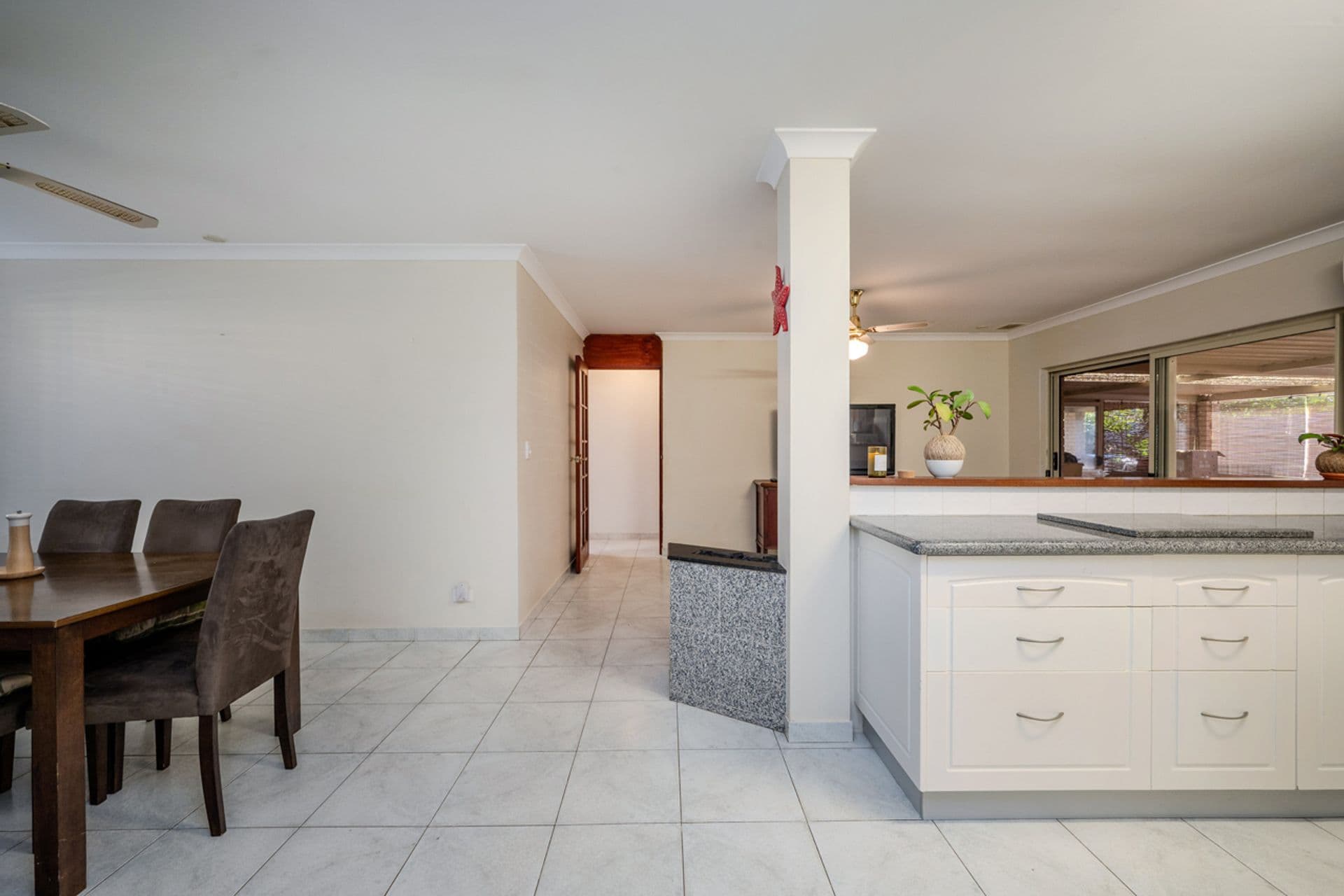 8 Hakata Place, Merriwa, WA, 6030, Merriwa - Thumbnail 7