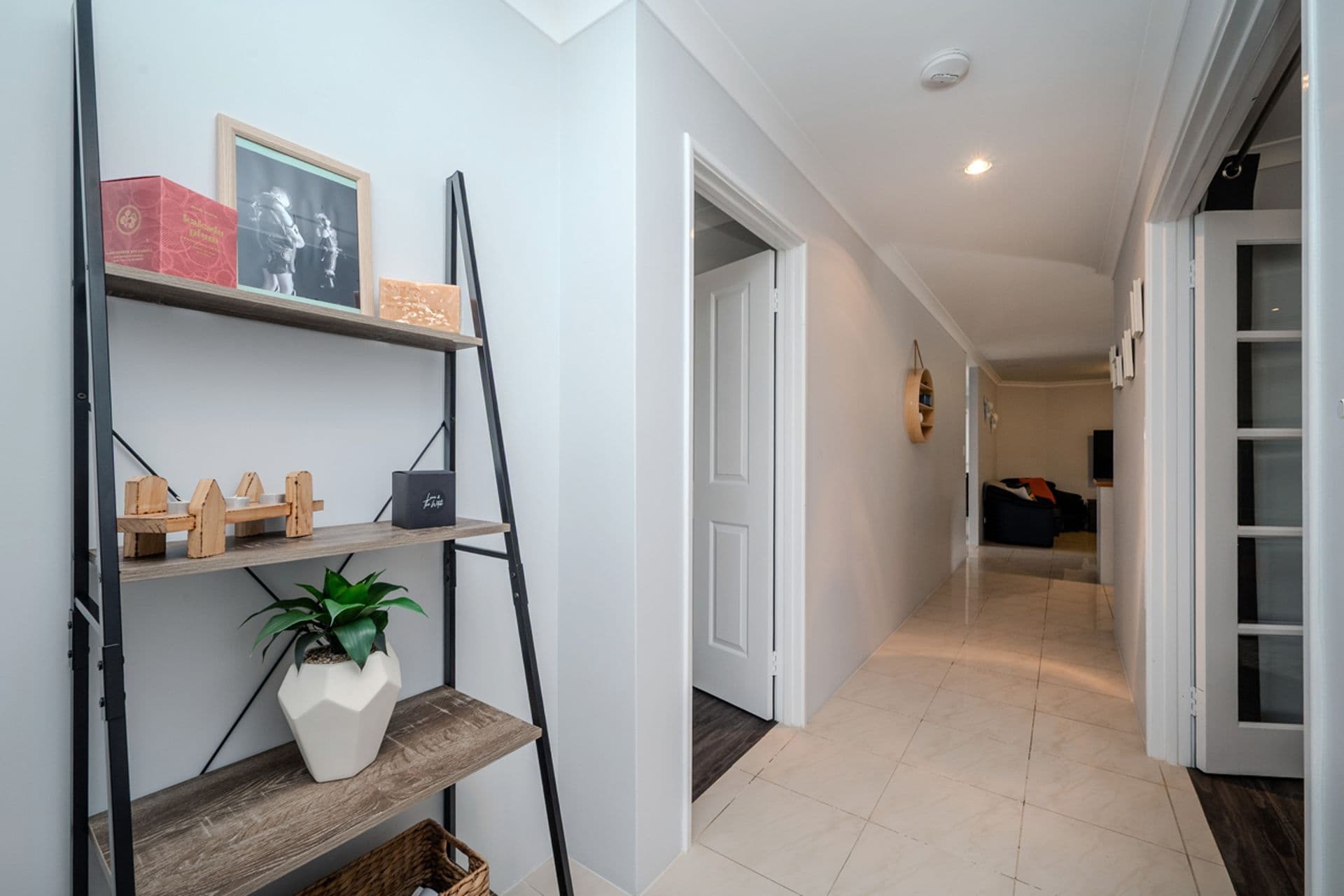 15 Ostend Parade, Mindarie, WA, 6030, Mindarie - Thumbnail 4