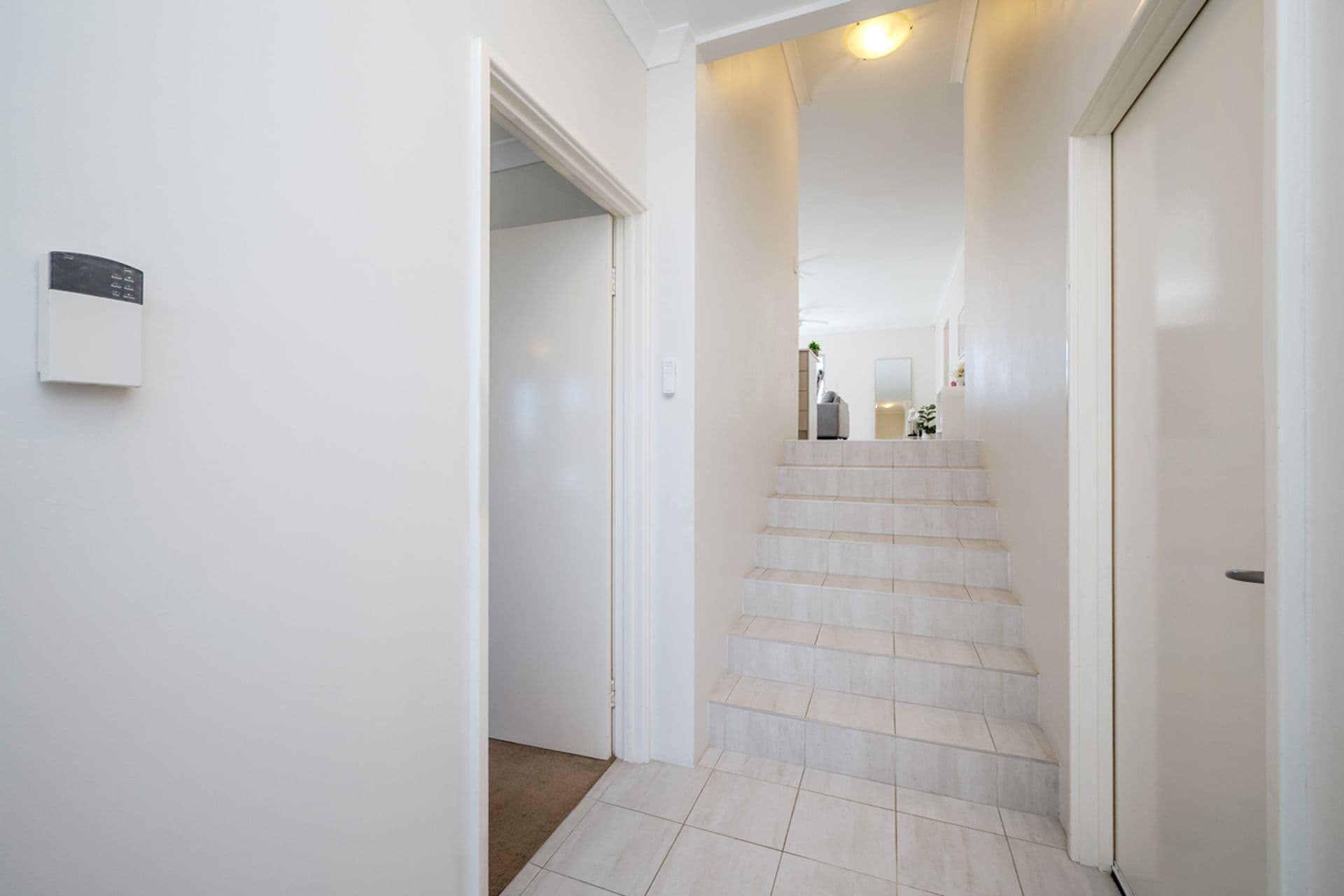 9 Amsterdam Crescent, Alkimos, WA, 6038, Alkimos - Thumbnail 2