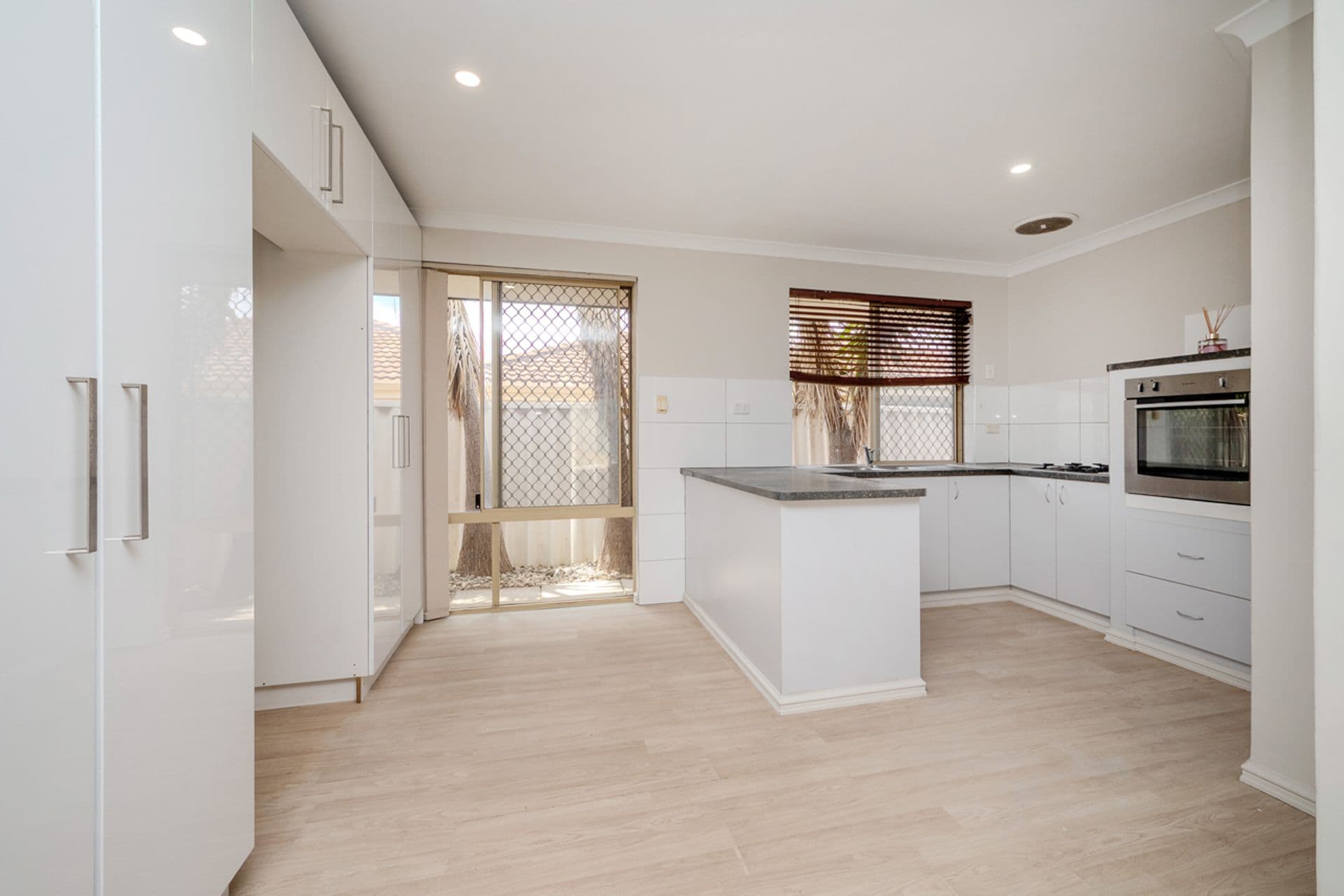 12 Tynemouth Close, Merriwa, WA, 6030, Merriwa - Thumbnail 8