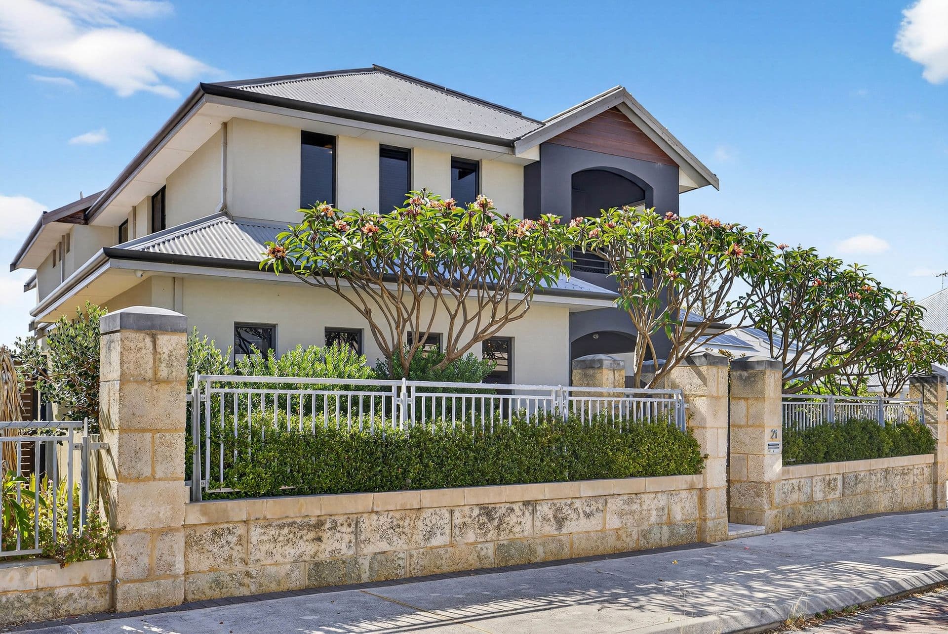 21 Torquay Pass, Mindarie, WA, 6030, Mindarie - Thumbnail 2