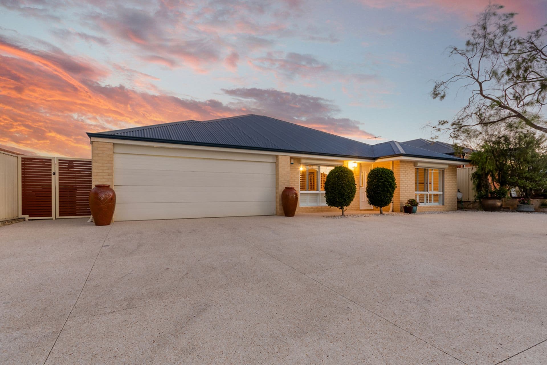11 Roxburgh Circle, Kinross, WA, 6028, Kinross - Thumbnail 2