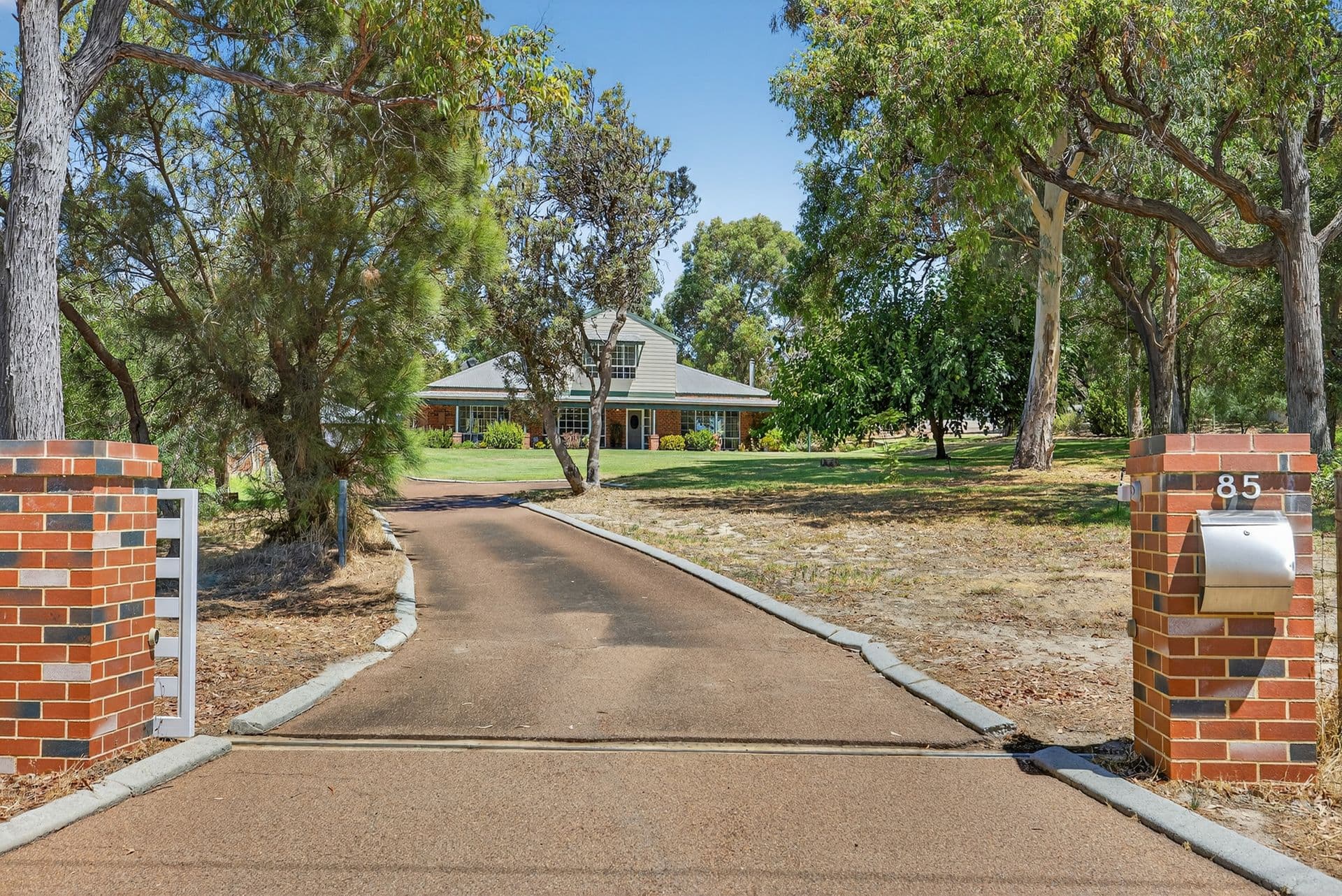 85 Moondyne Trail, Gnangara, WA, 6077, Gnangara - Thumbnail 2