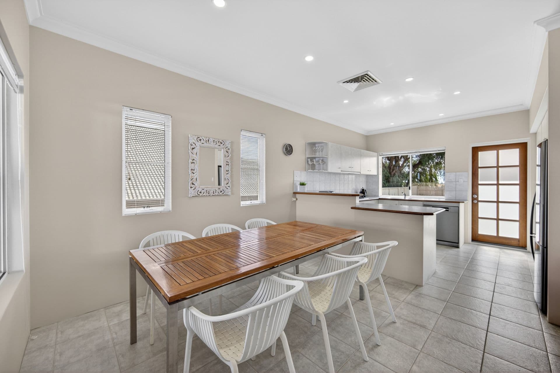 18 Cox Crescent, Quinns Rocks, WA, 6030, Quinns Rocks - Thumbnail 5