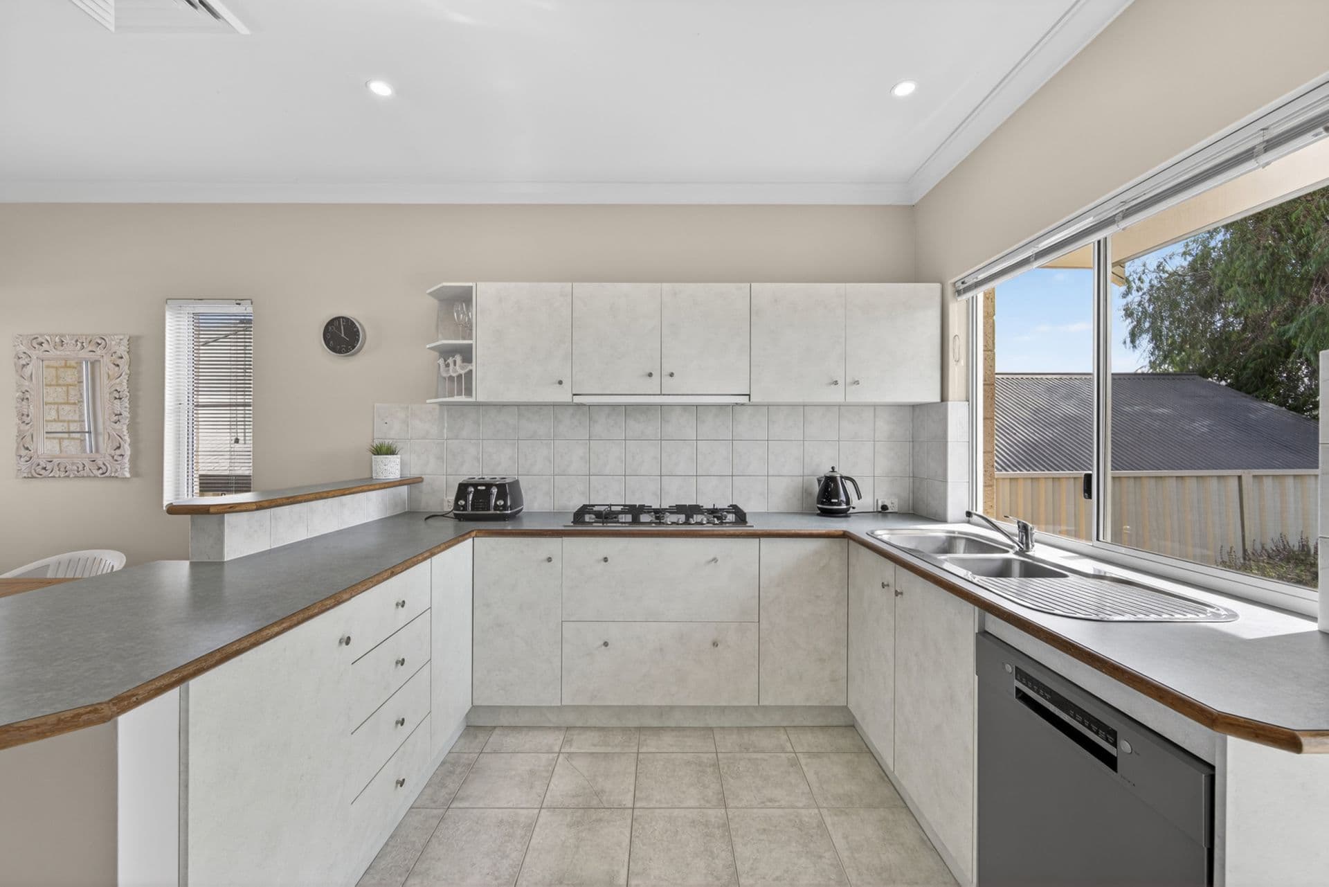 18 Cox Crescent, Quinns Rocks, WA, 6030, Quinns Rocks - Thumbnail 7