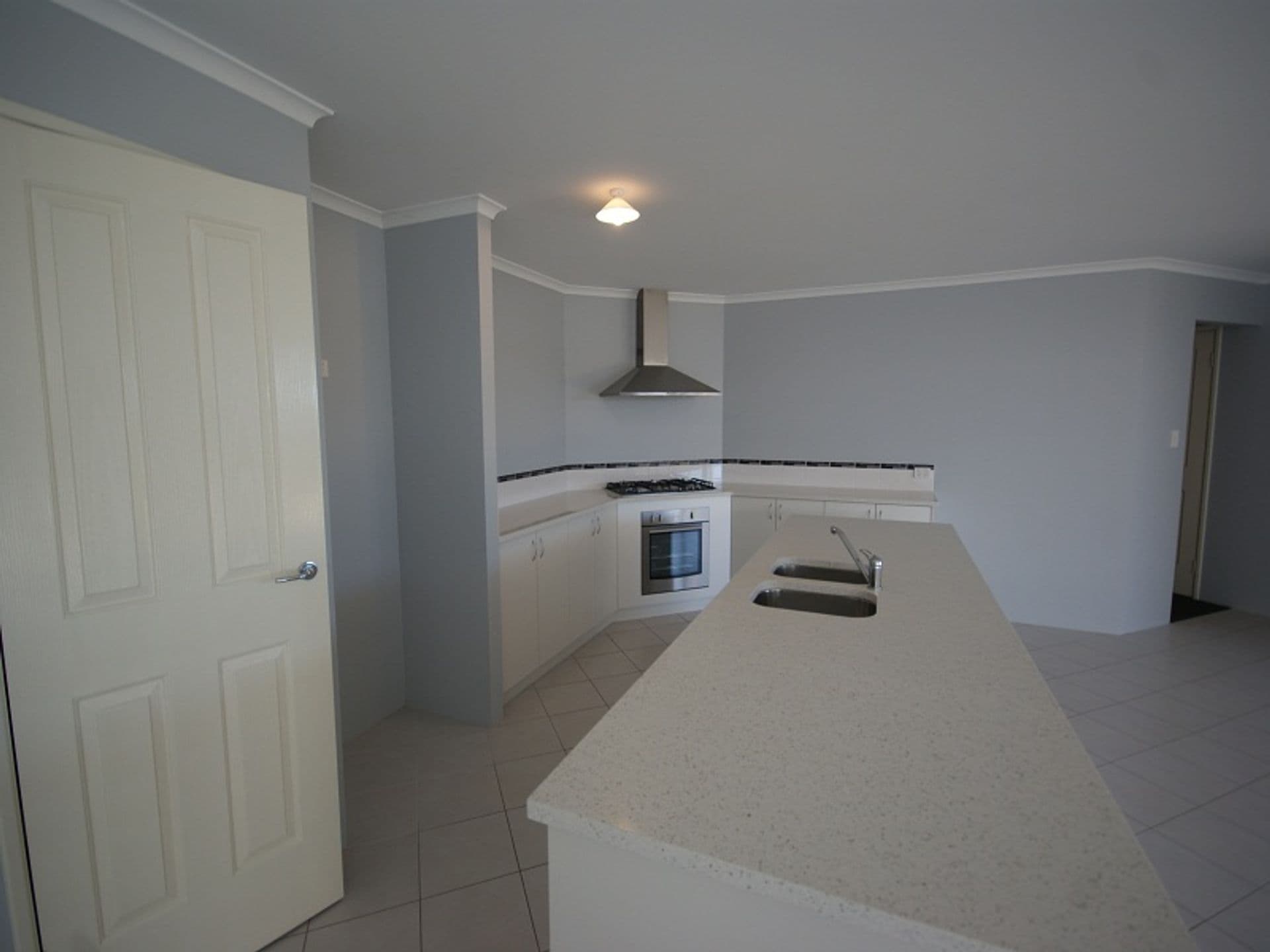 20/61 Rockingham Beach Road, Rockingham, WA, 6168, Baldivis - Thumbnail 2
