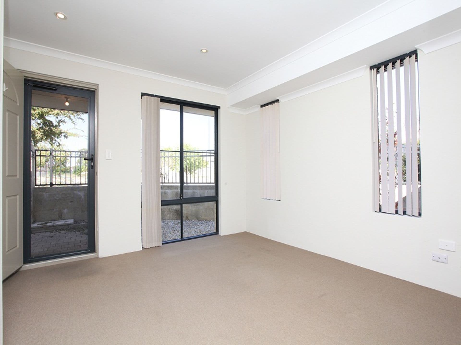20/61 Rockingham Beach Road, Rockingham, WA, 6168, Baldivis - Thumbnail 4