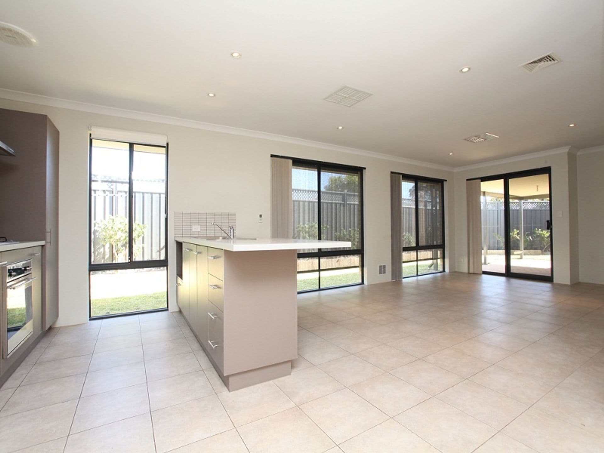 20/61 Rockingham Beach Road, Rockingham, WA, 6168, Baldivis - Thumbnail 6