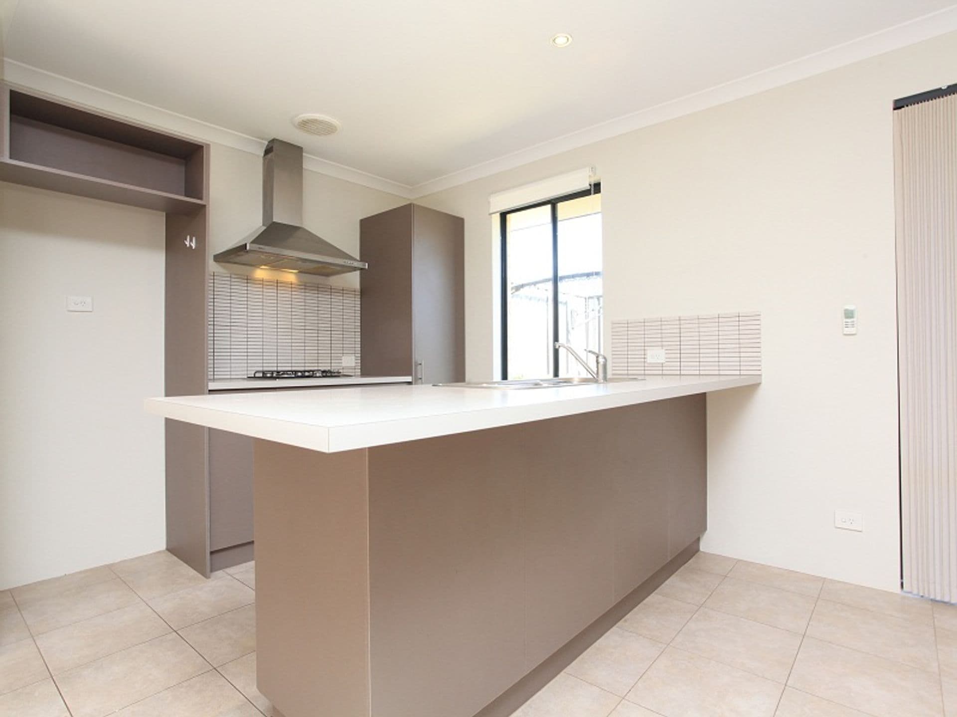 20/61 Rockingham Beach Road, Rockingham, WA, 6168, Baldivis - Thumbnail 2