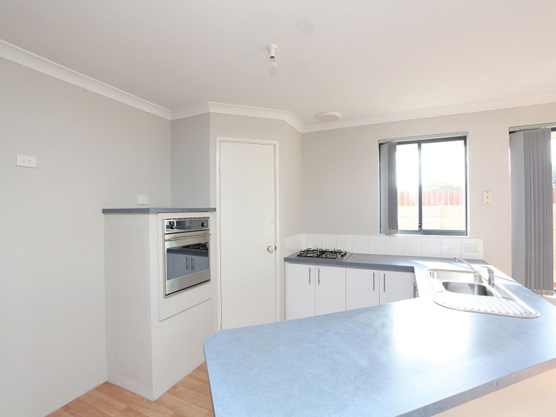 20/61 Rockingham Beach Road, Rockingham, WA, 6168, Port Kennedy - Thumbnail 2