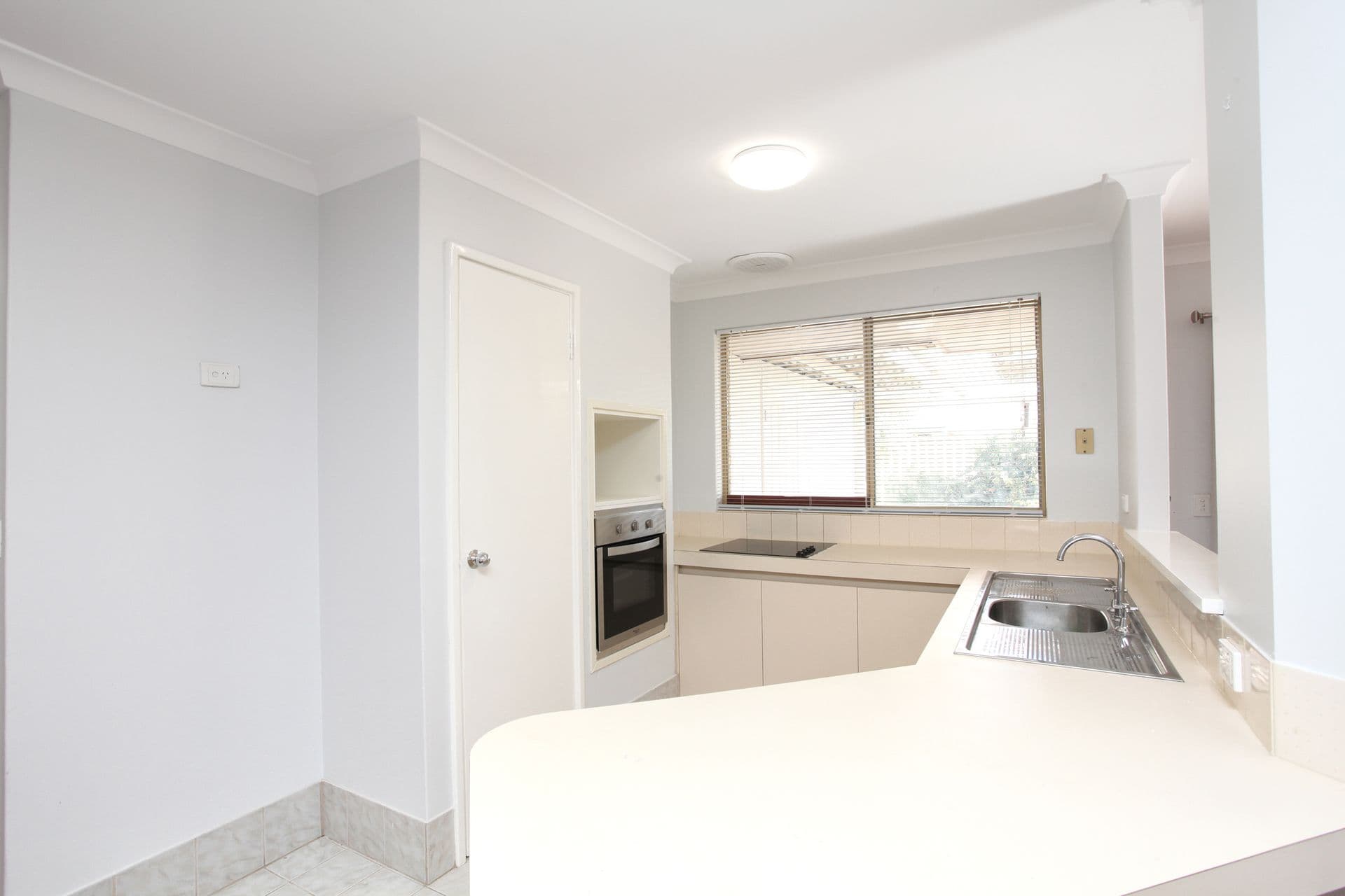 20/61 Rockingham Beach Road, Rockingham, WA, 6168, West Tamworth - Thumbnail 8