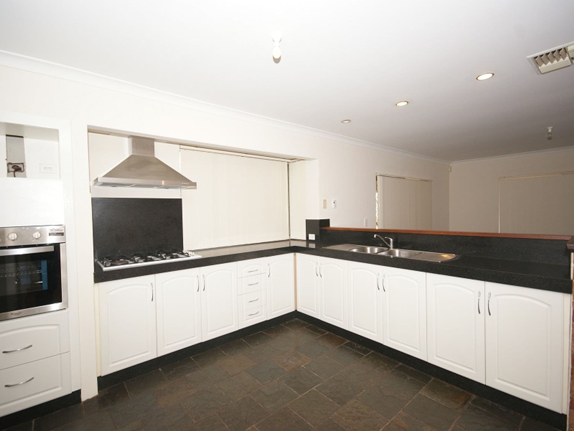 20/61 Rockingham Beach Road, Rockingham, WA, 6168, Parmelia - Thumbnail 3