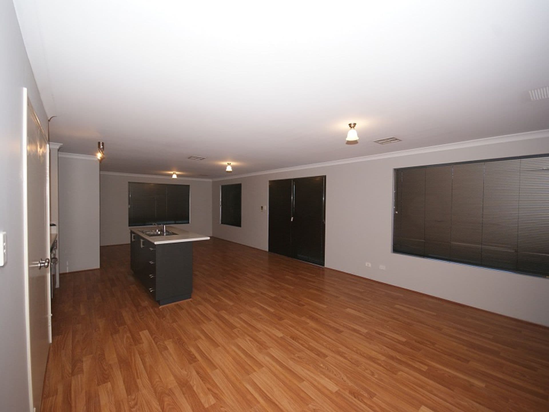20/61 Rockingham Beach Road, Rockingham, WA, 6168, Wellard - Thumbnail 3