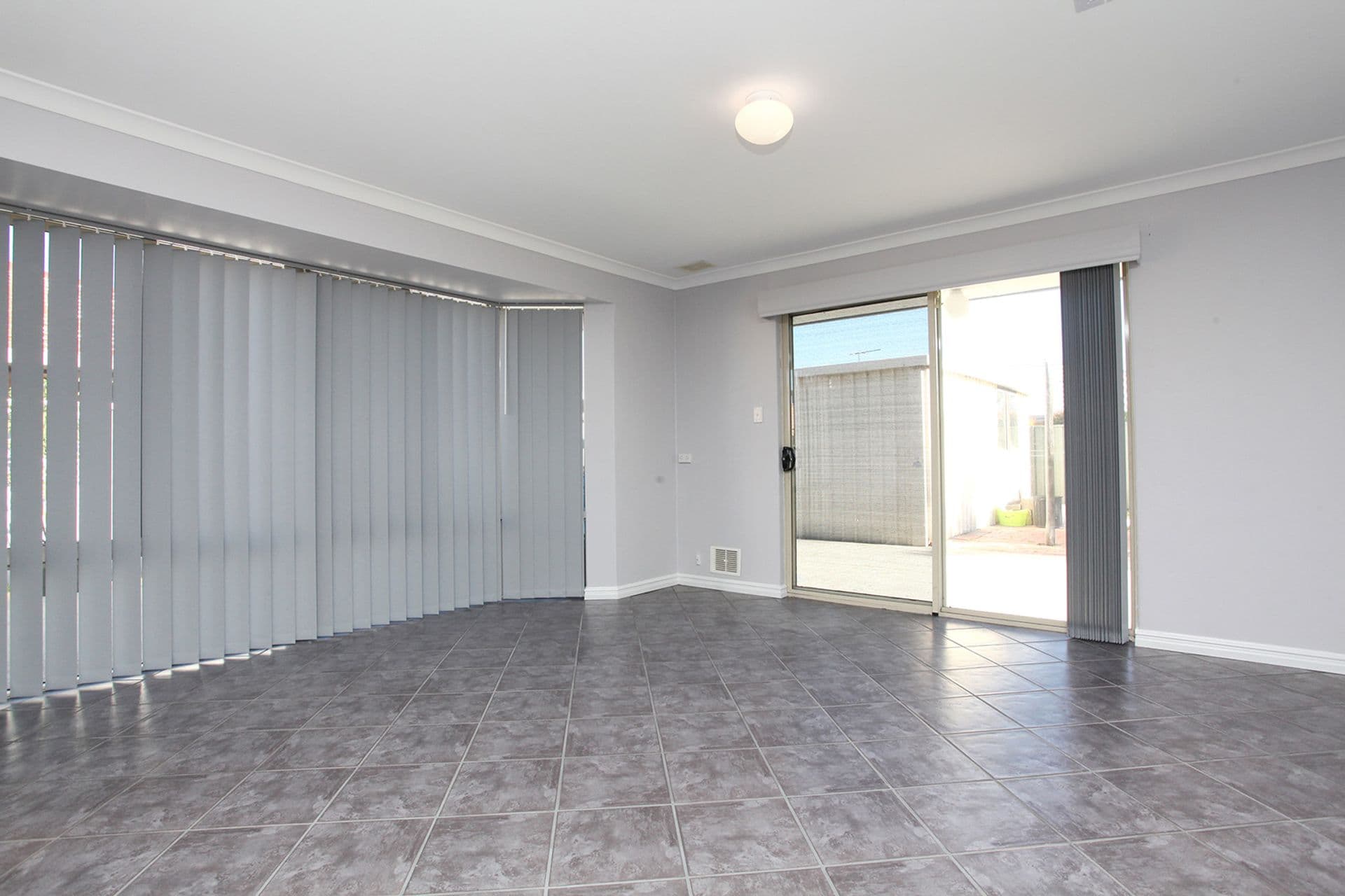 20/61 Rockingham Beach Road, Rockingham, WA, 6168, Warnbro - Thumbnail 7