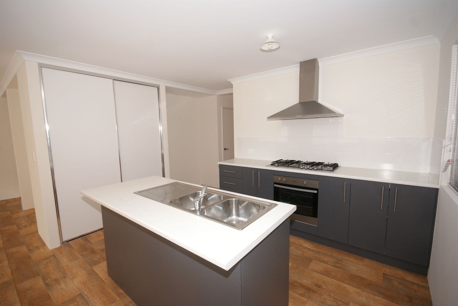 20/61 Rockingham Beach Road, Rockingham, WA, 6168, Success - Thumbnail 3