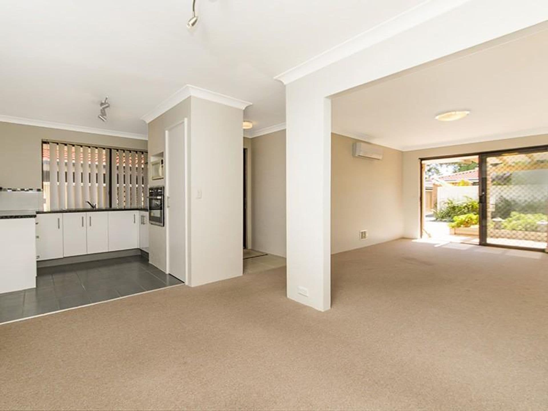 9/3 Alexandra Street, Rockingham, WA, 6168, Rockingham - Thumbnail 5