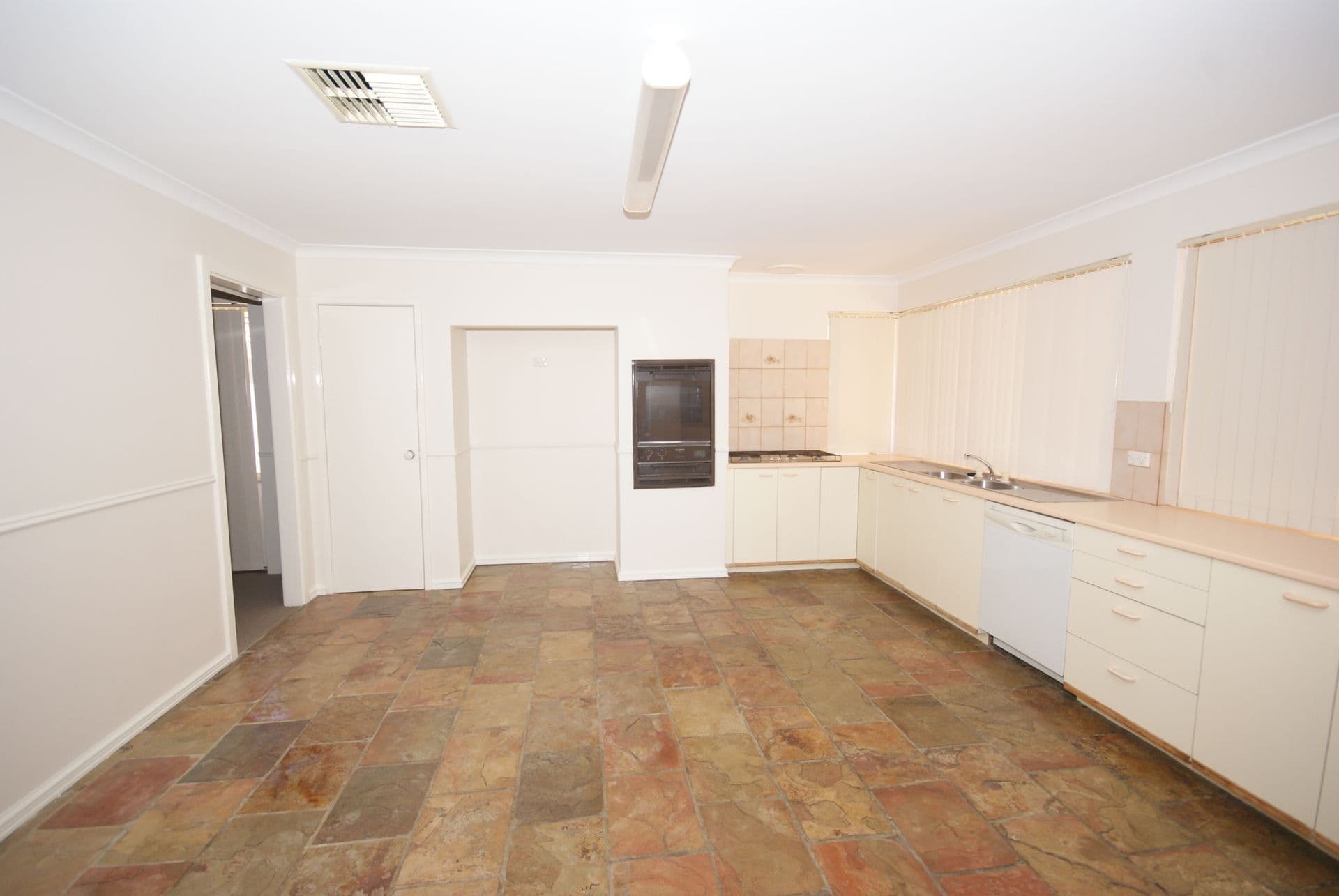 20/61 Rockingham Beach Road, Rockingham, WA, 6168, Cooloongup - Thumbnail 6